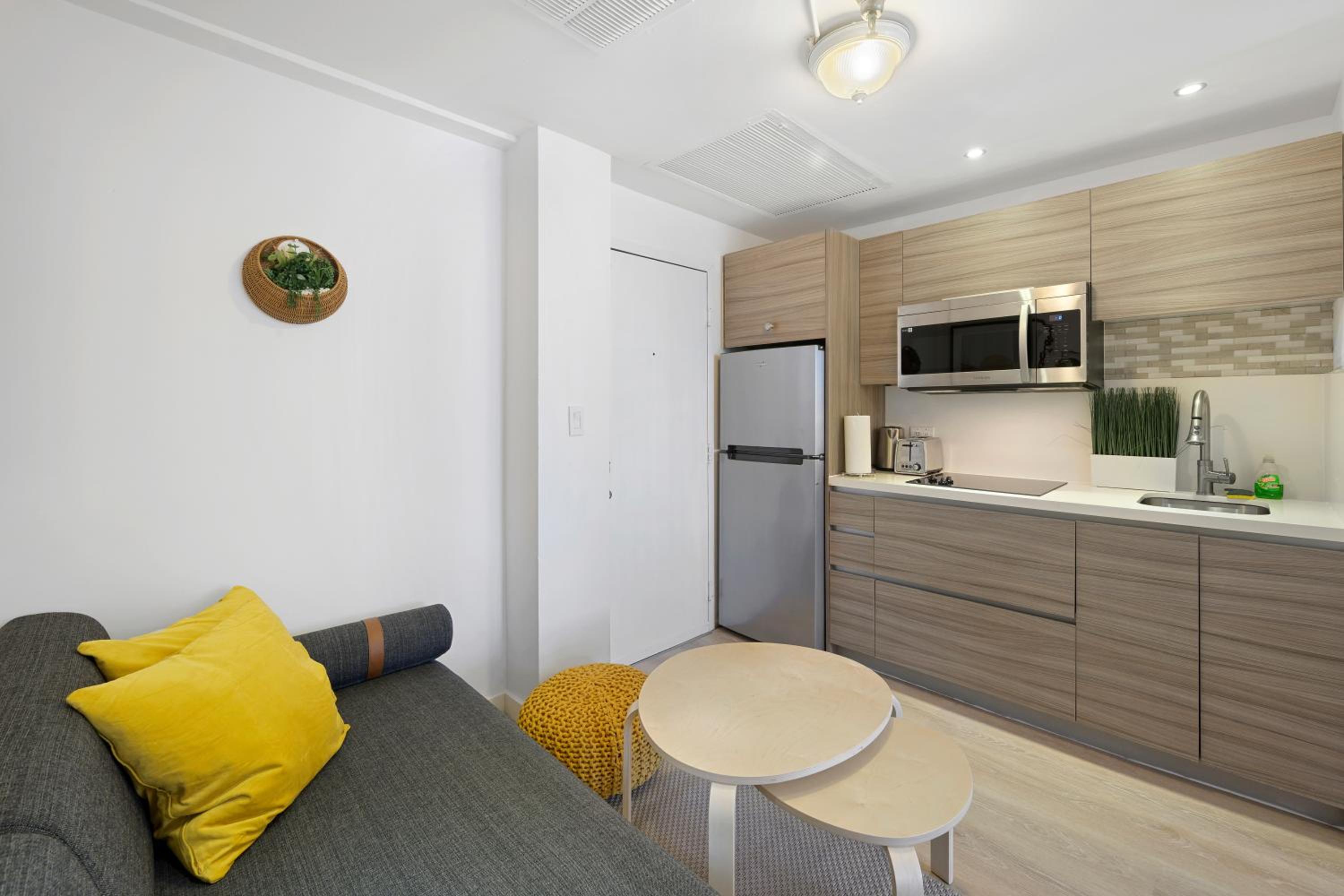 Two-Bedroom Apartment - Photo 7