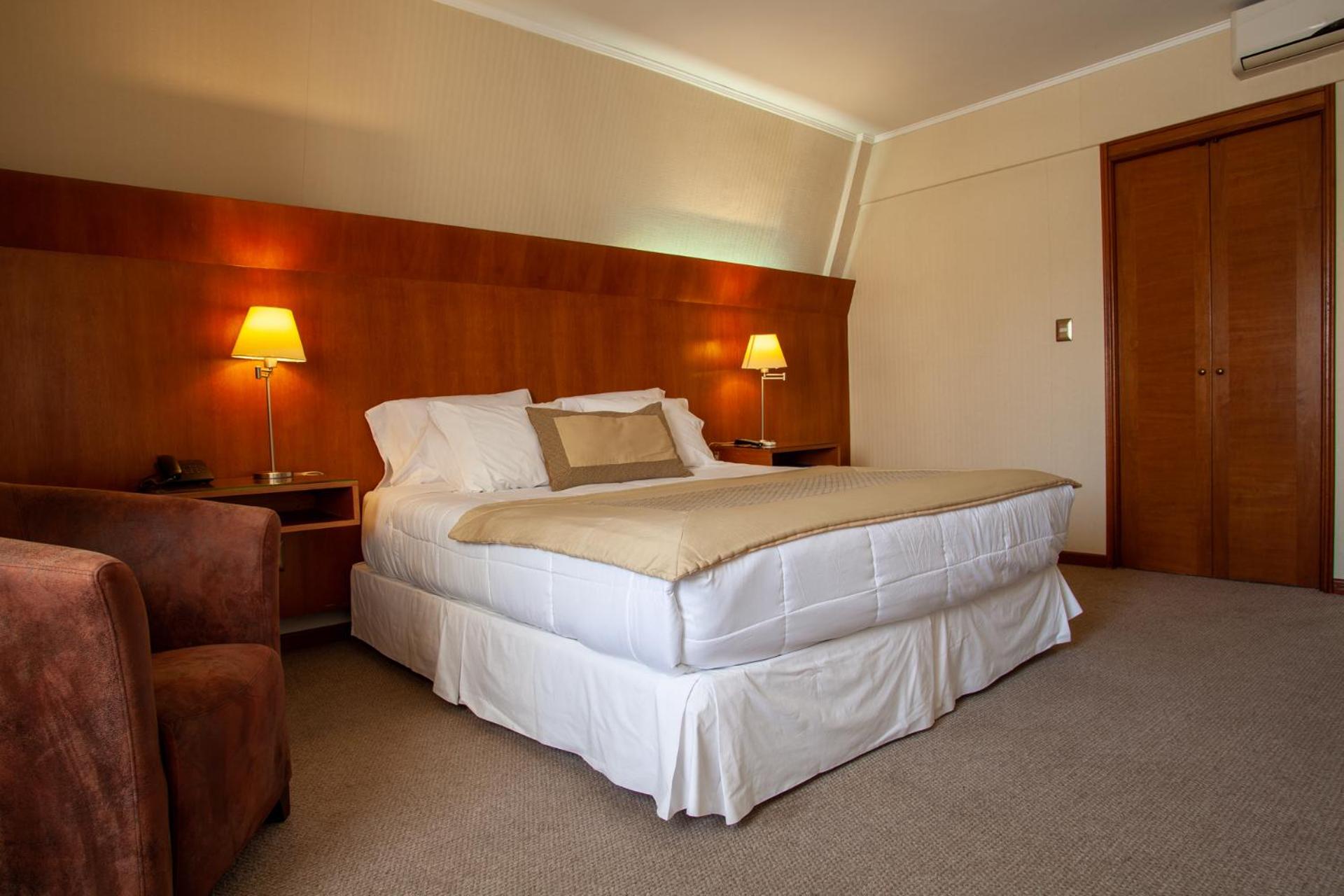 Deluxe Suite with Spa Bath