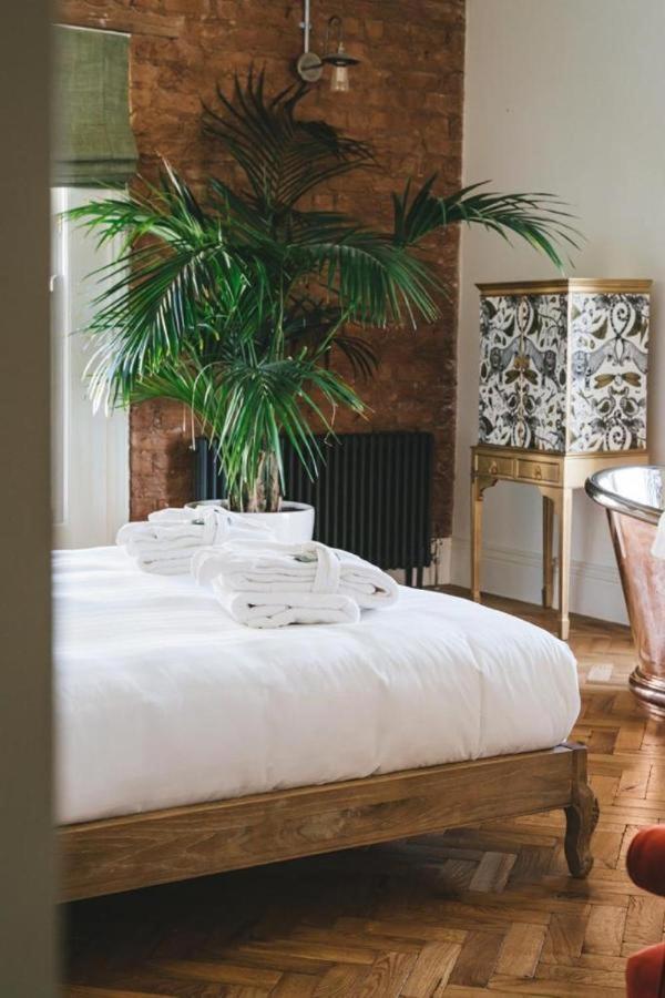 Deluxe Double Room with Bath & Sea View