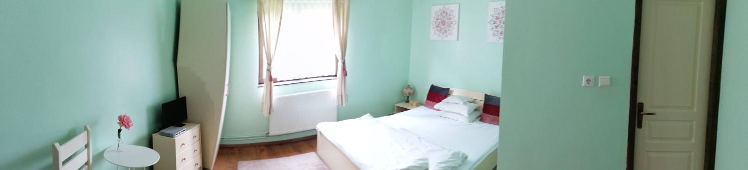 Seven-Bedroom House photo 1