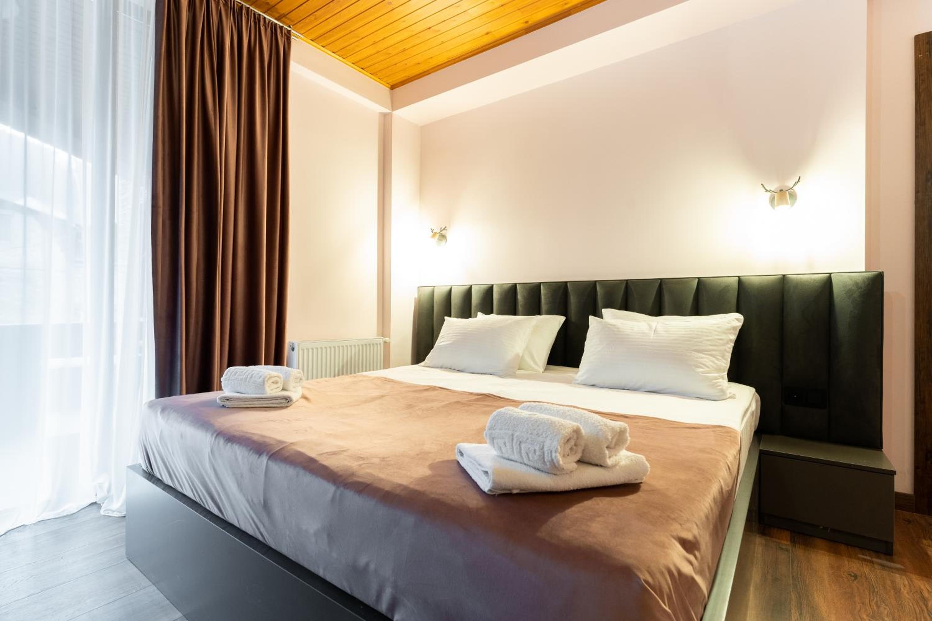 Deluxe Double Room with Balcony photo 1