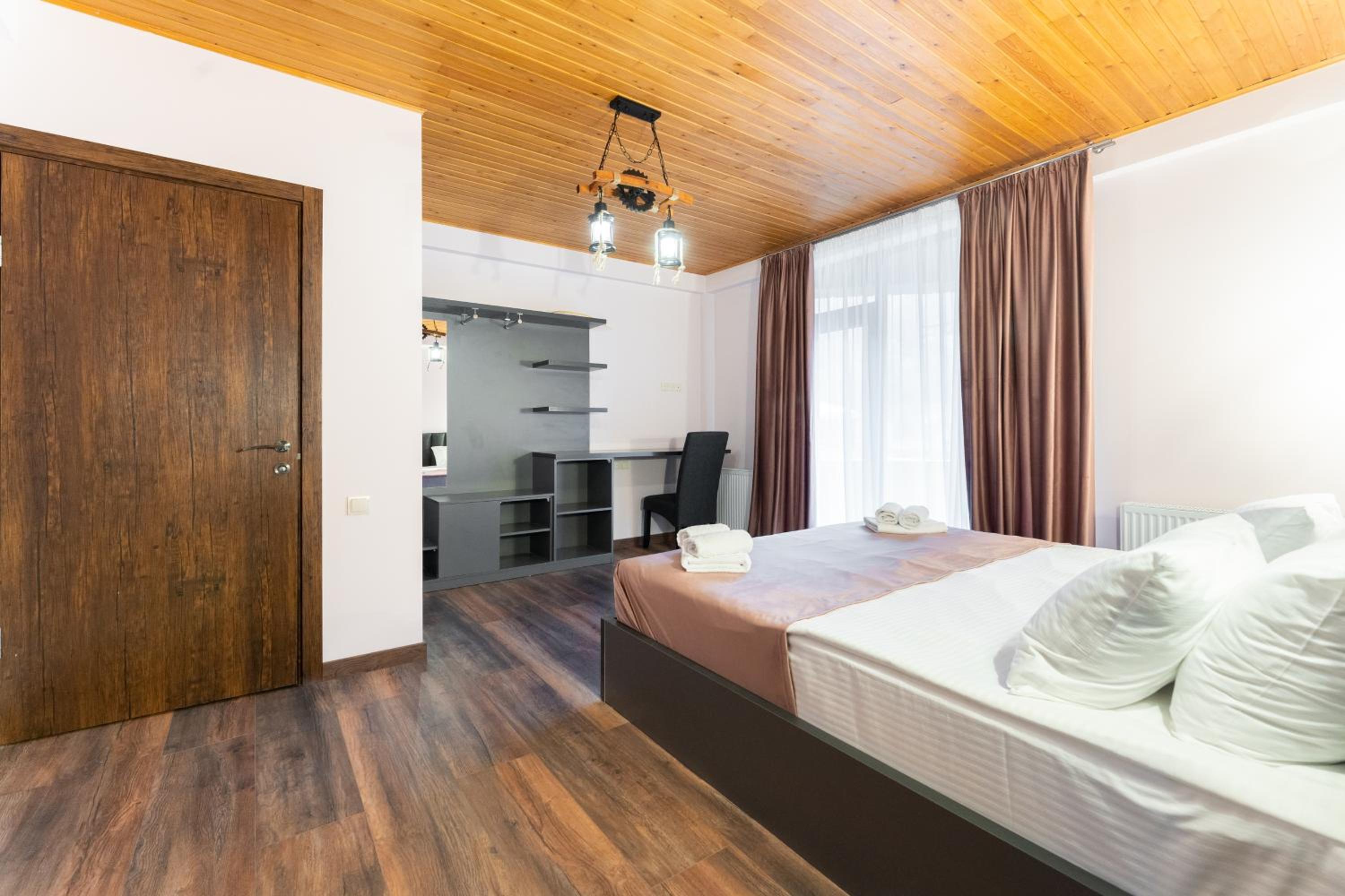 Deluxe Double Room with Balcony photo 2