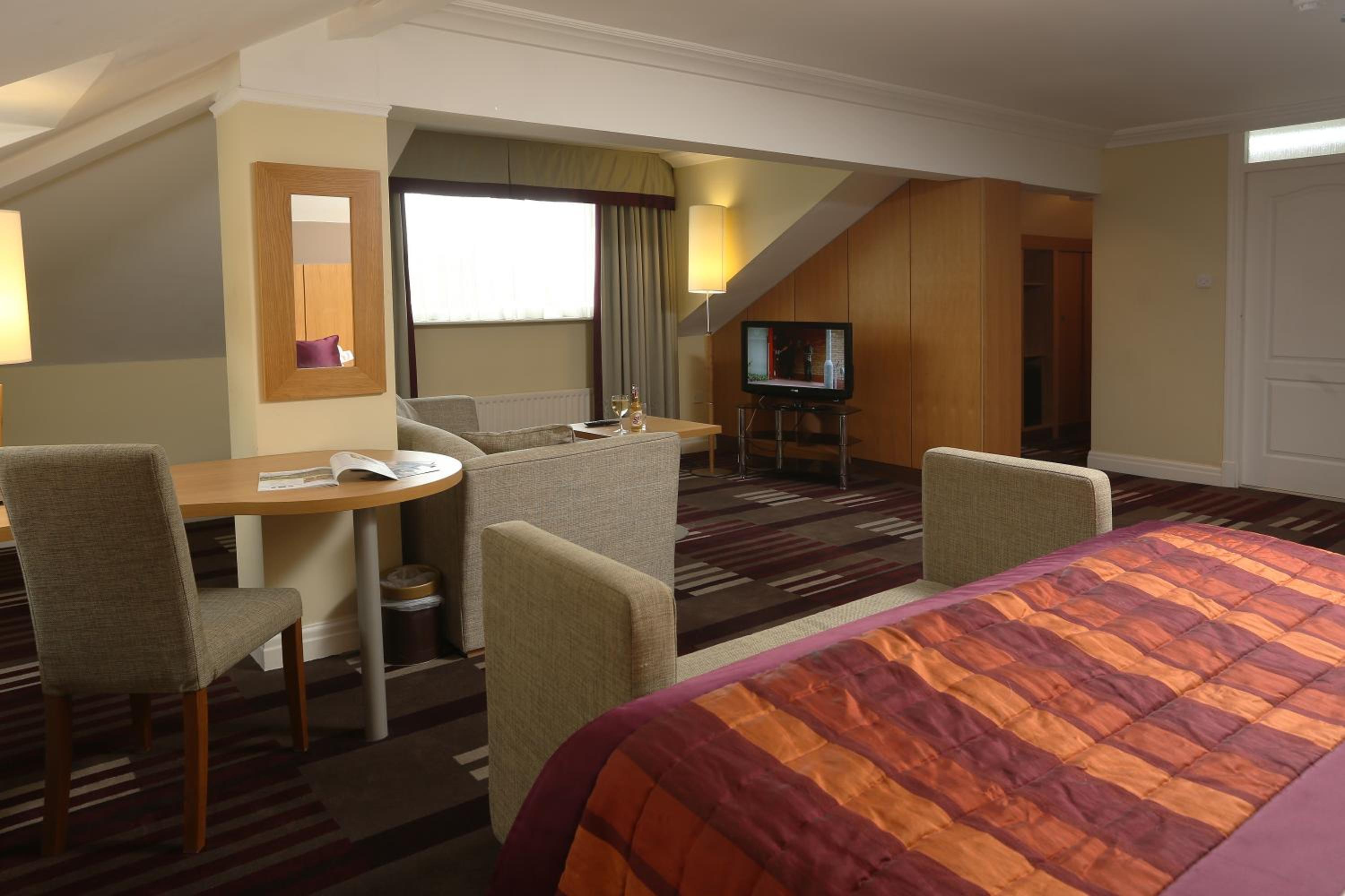 Premium King Room - Photo 1