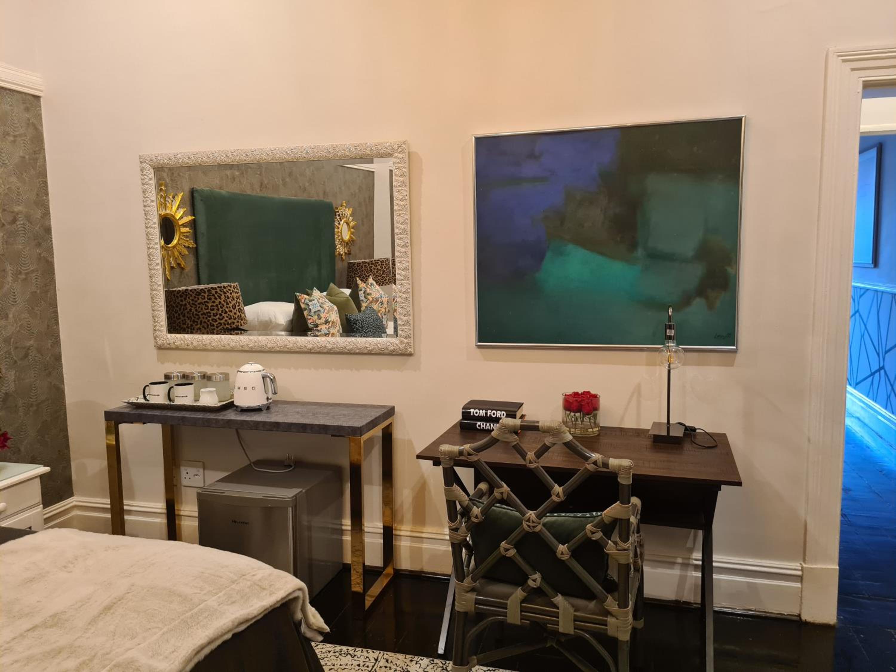 Deluxe King Suite photo 3