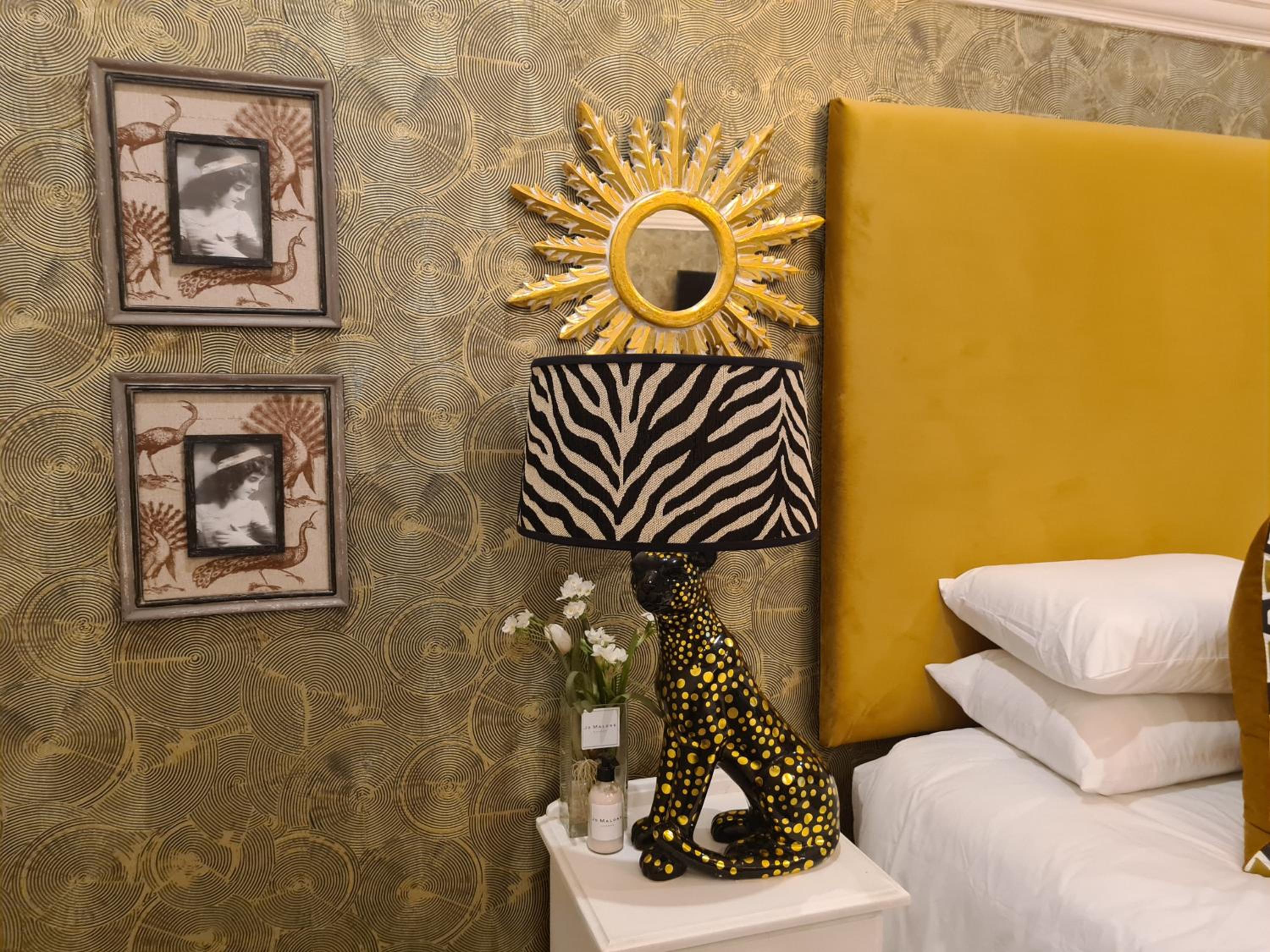 Deluxe King Suite photo 2