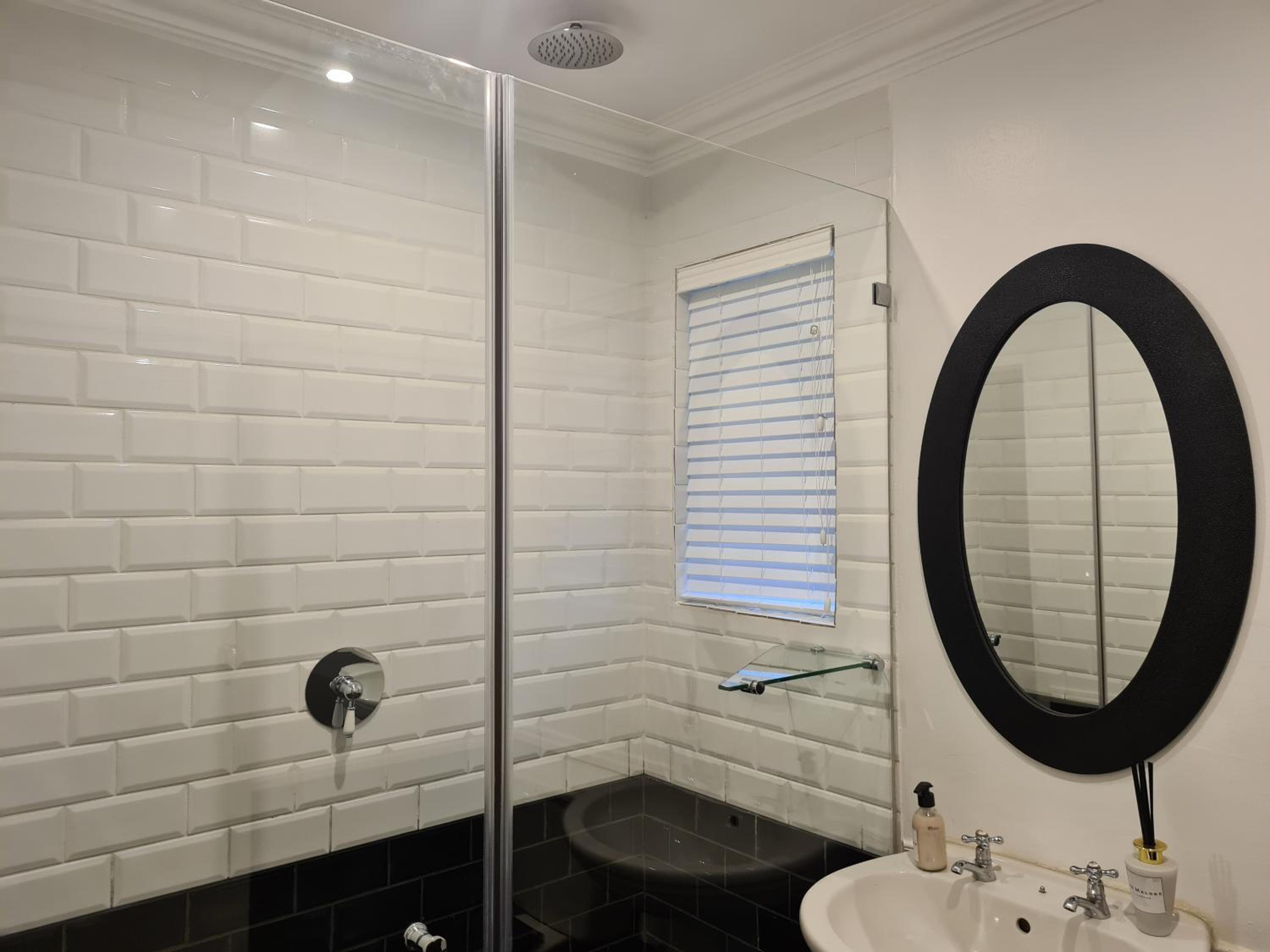Deluxe King Suite photo 3