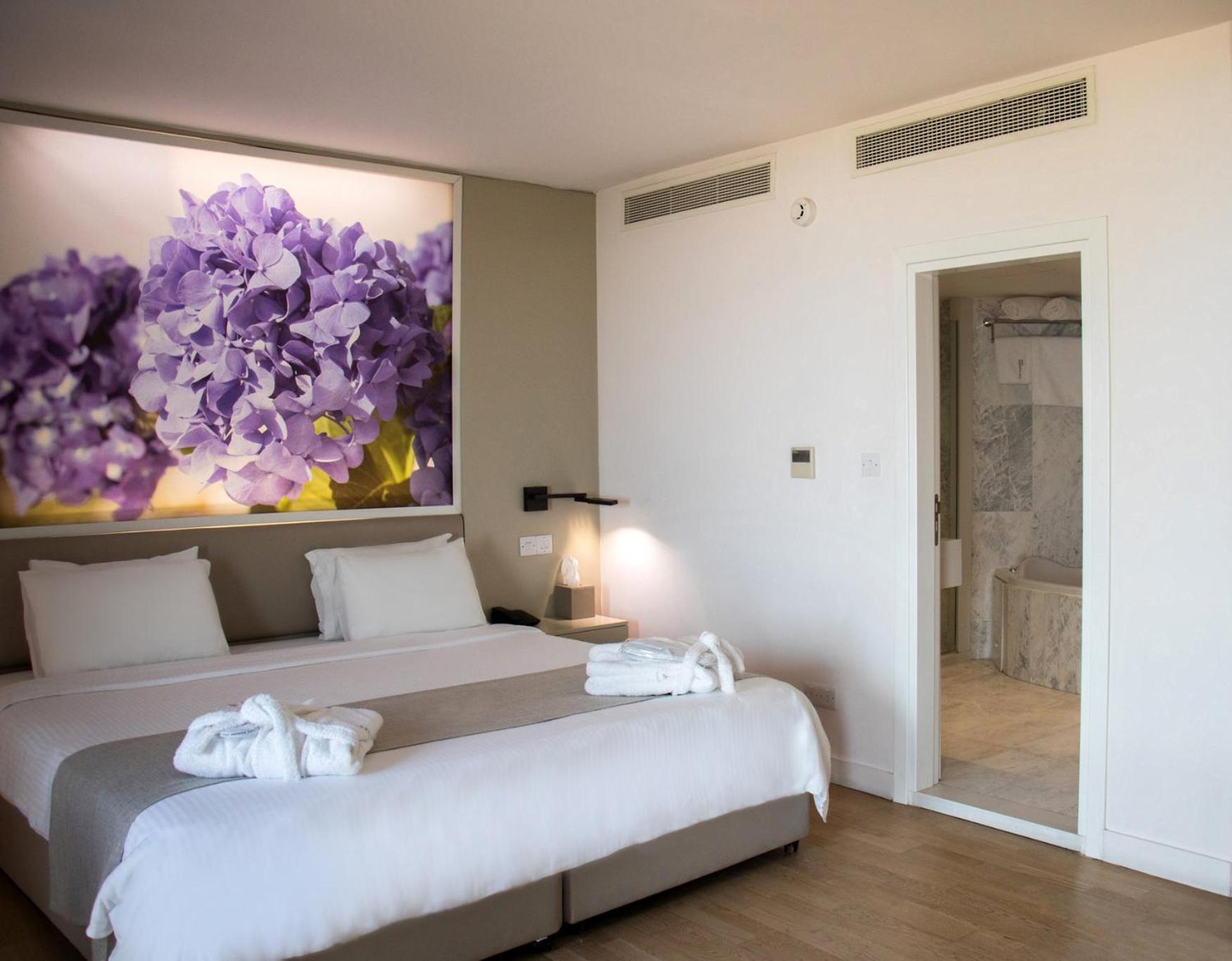 Superior King Room - Photo 2