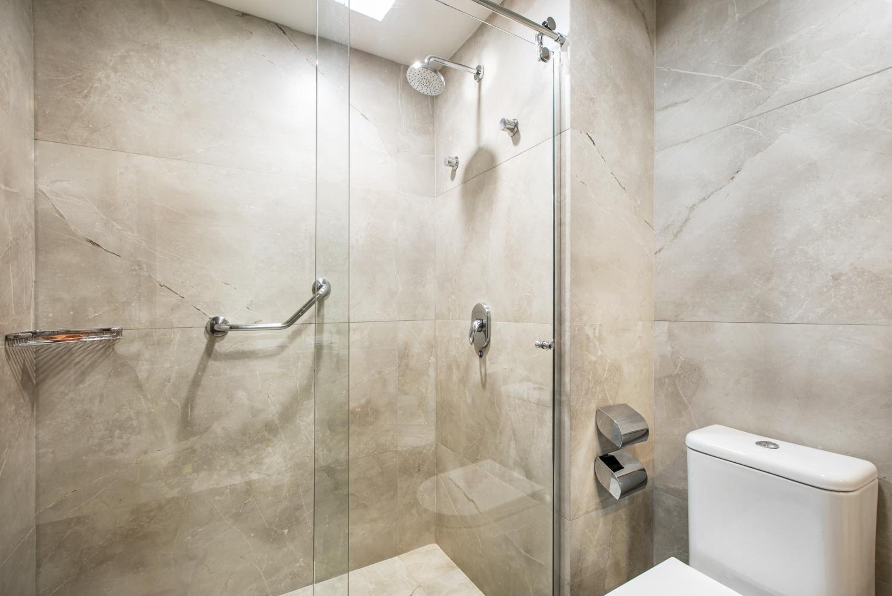 The Level Royal Suite with Executive Lounge Access
