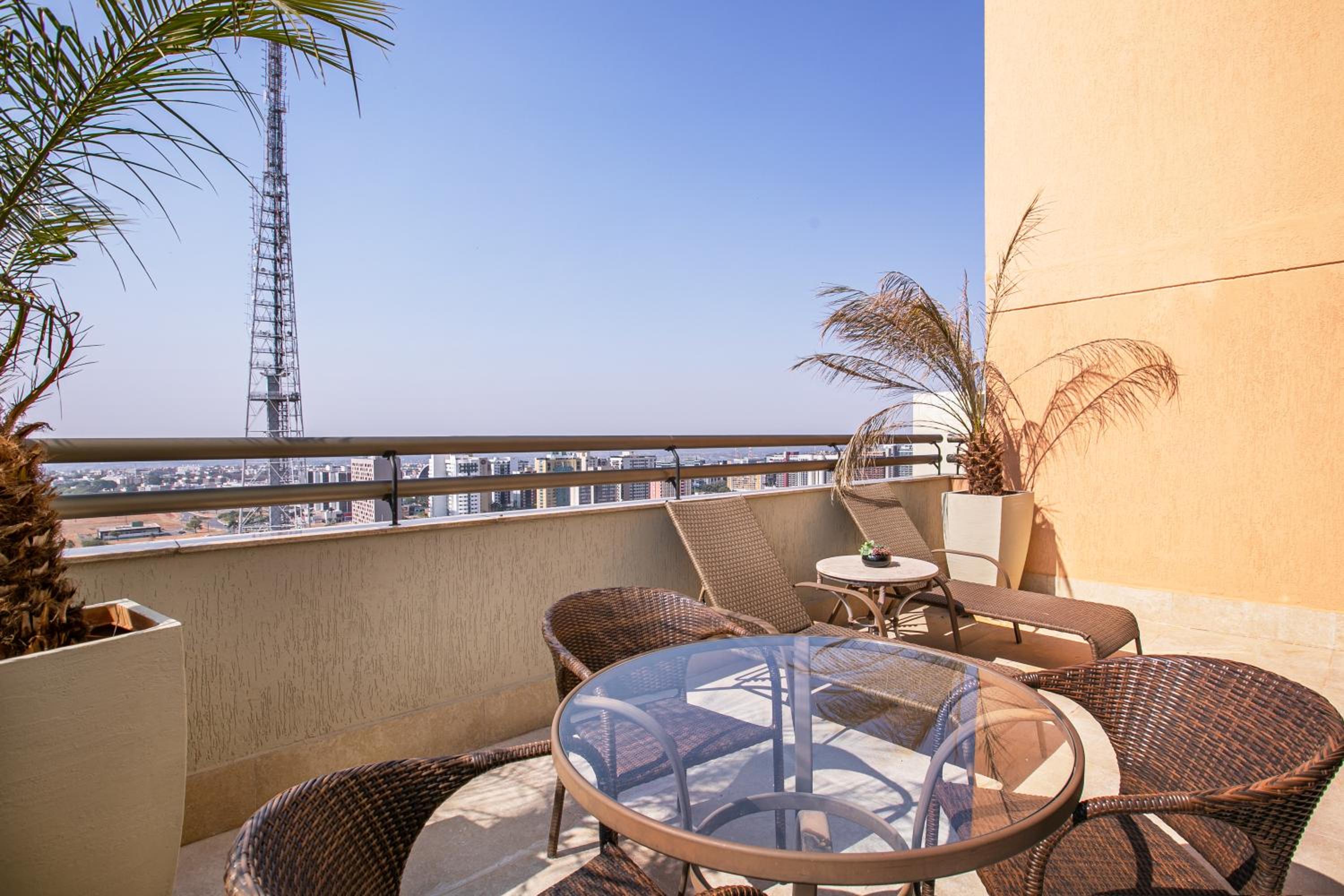 The Level Royal Suite with Executive Lounge Access
