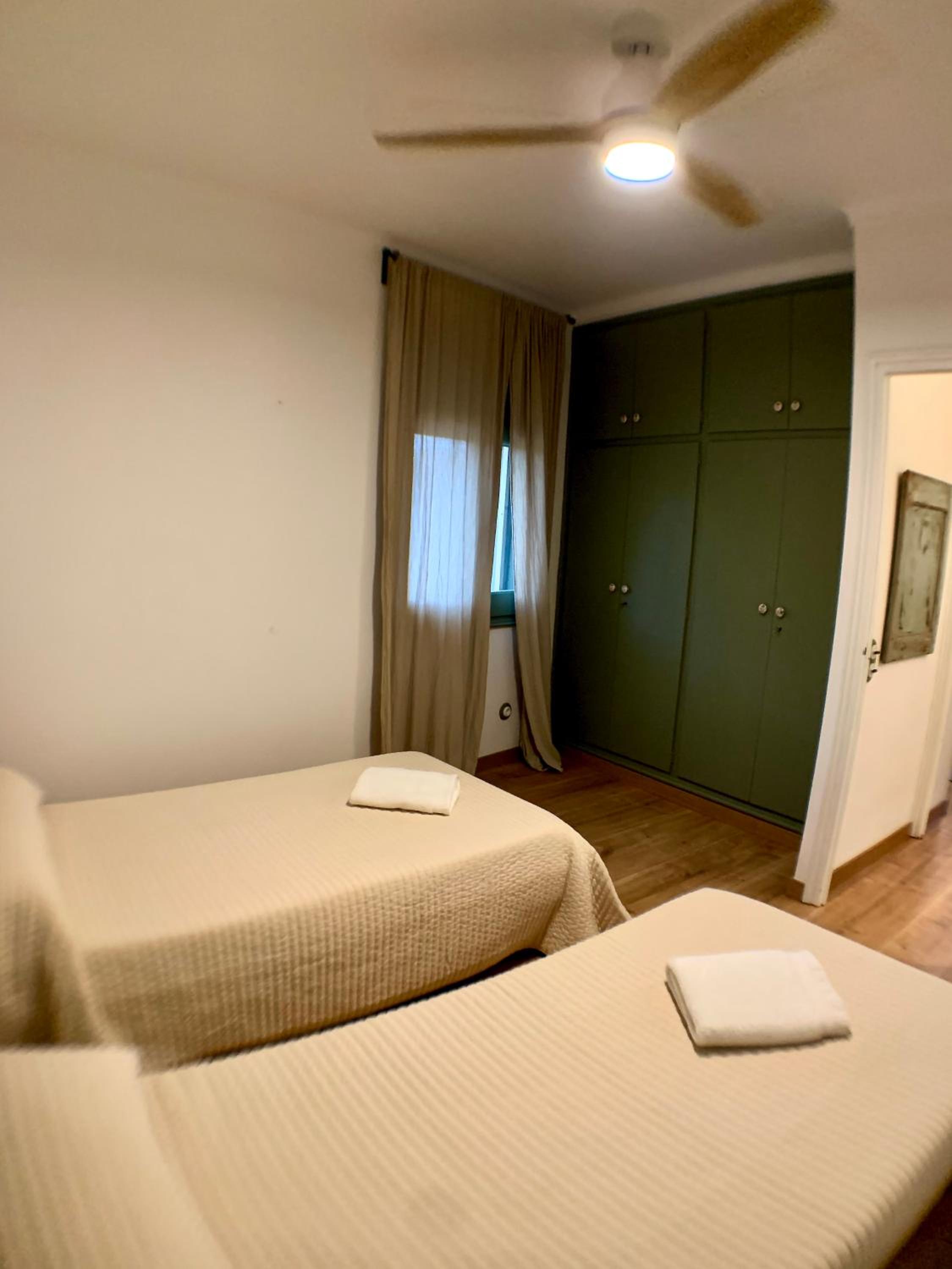 Four-Bedroom House photo 2