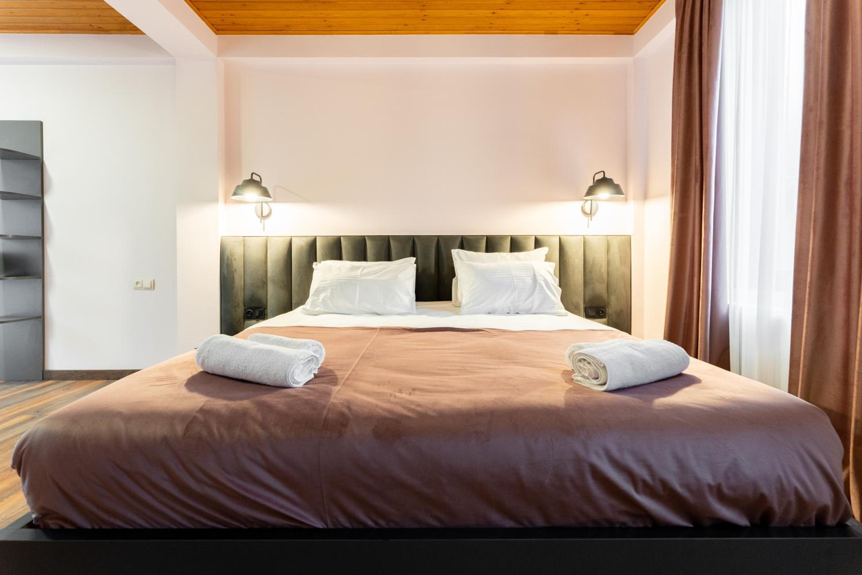 Deluxe Double Room with Balcony photo 1