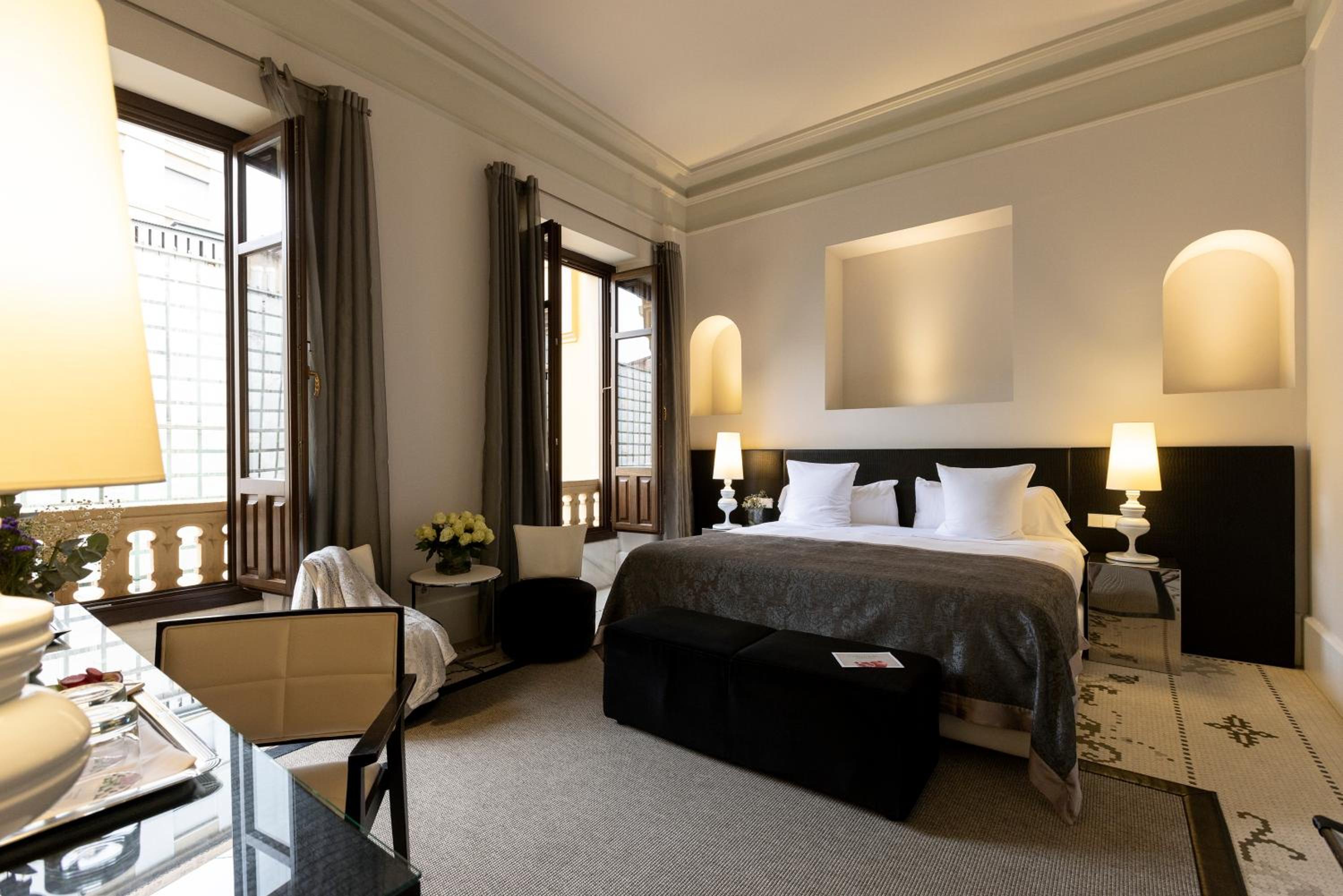 Deluxe Double or Twin Room - Photo 1