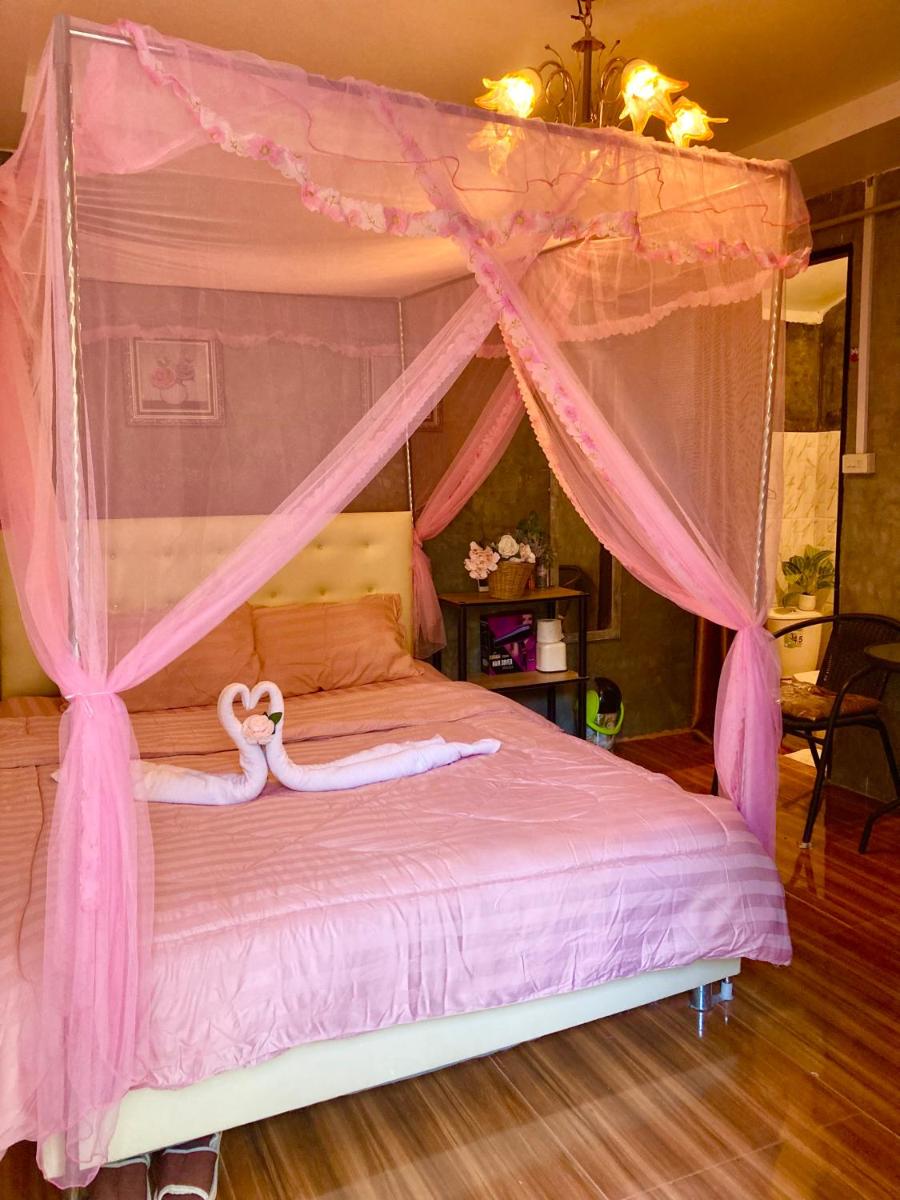 One-Bedroom House photo 1