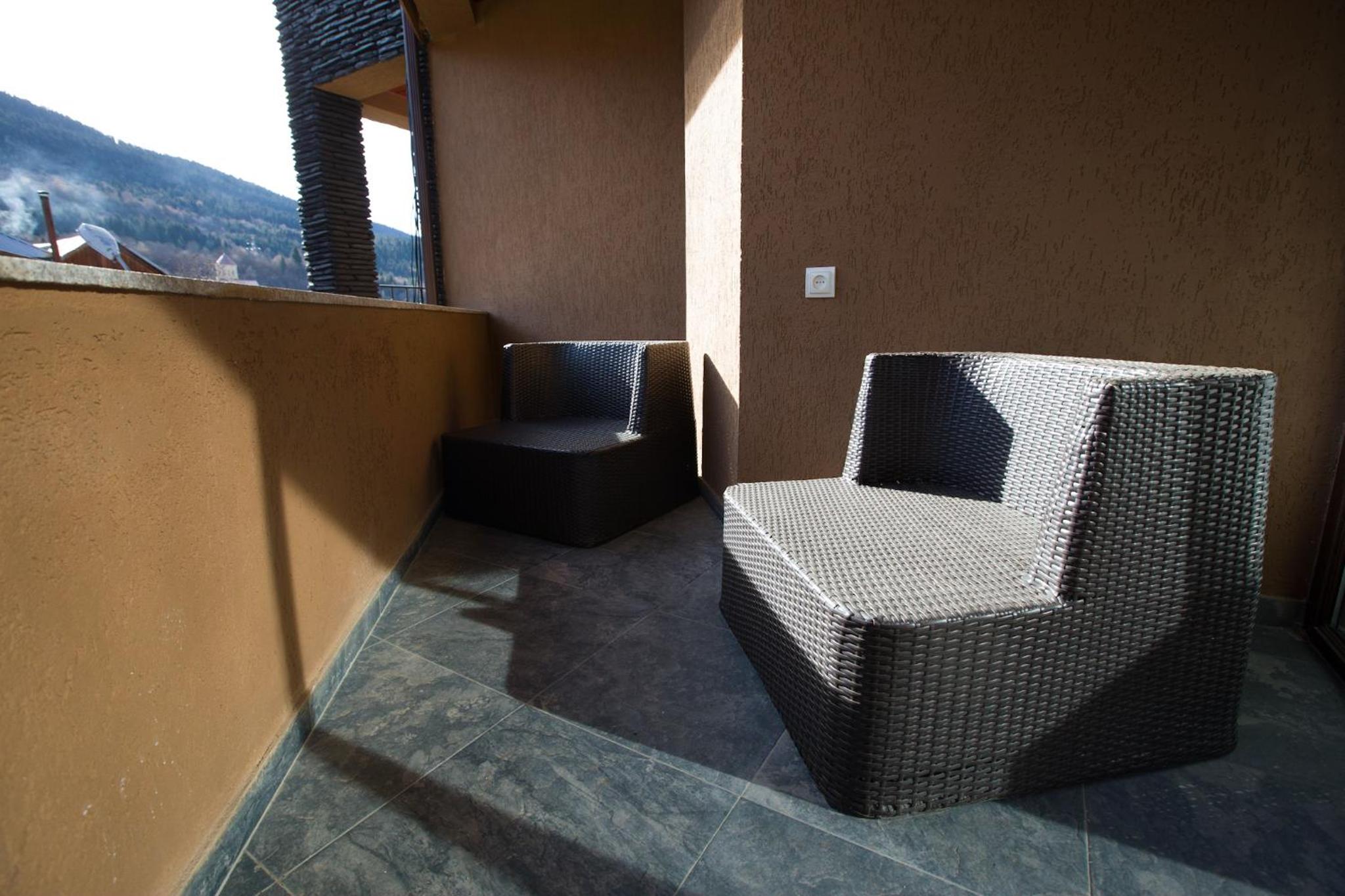 Deluxe Double Room with Balcony photo 2