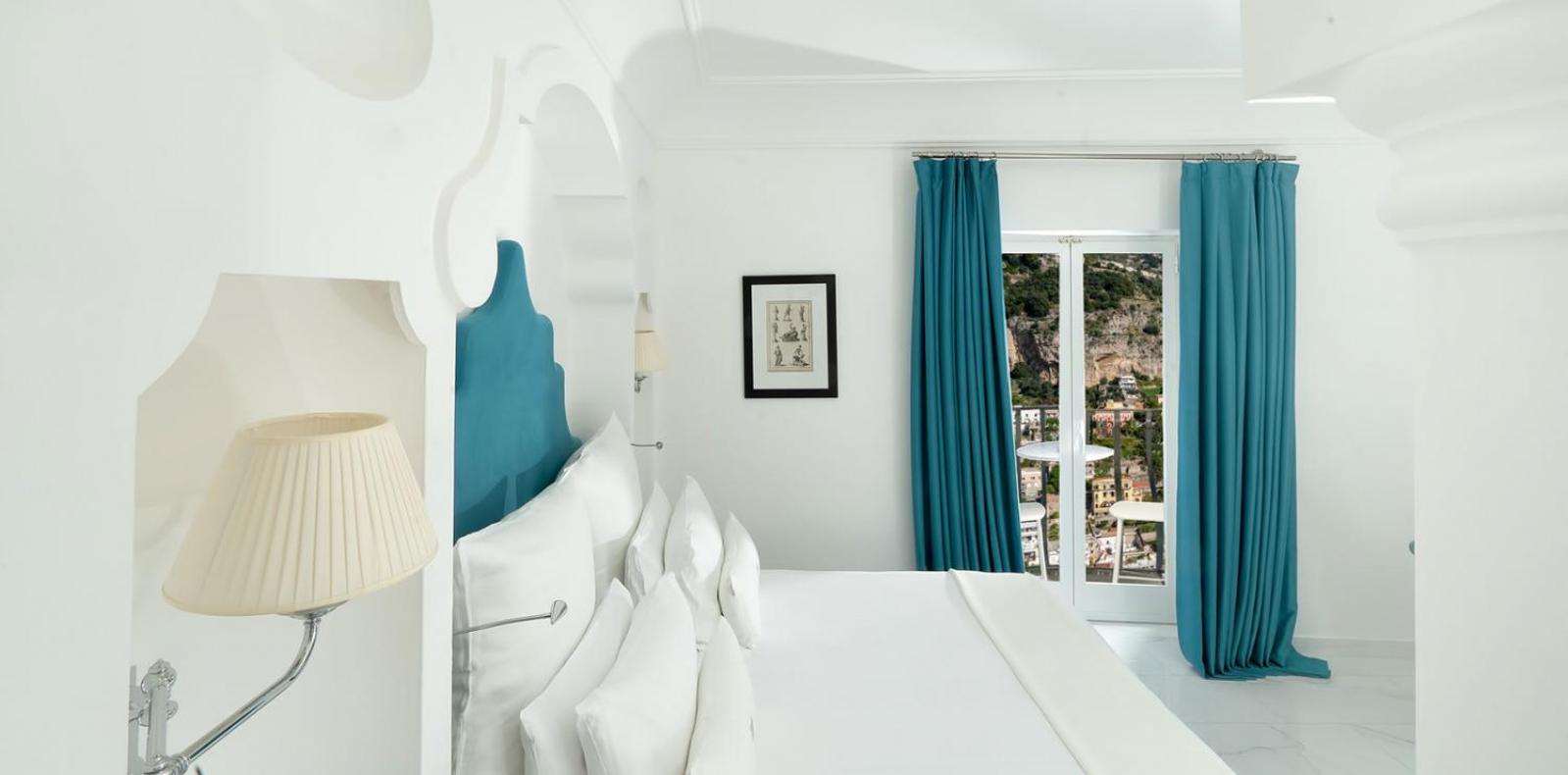 Superior Double Room with Town View - Photo 5
