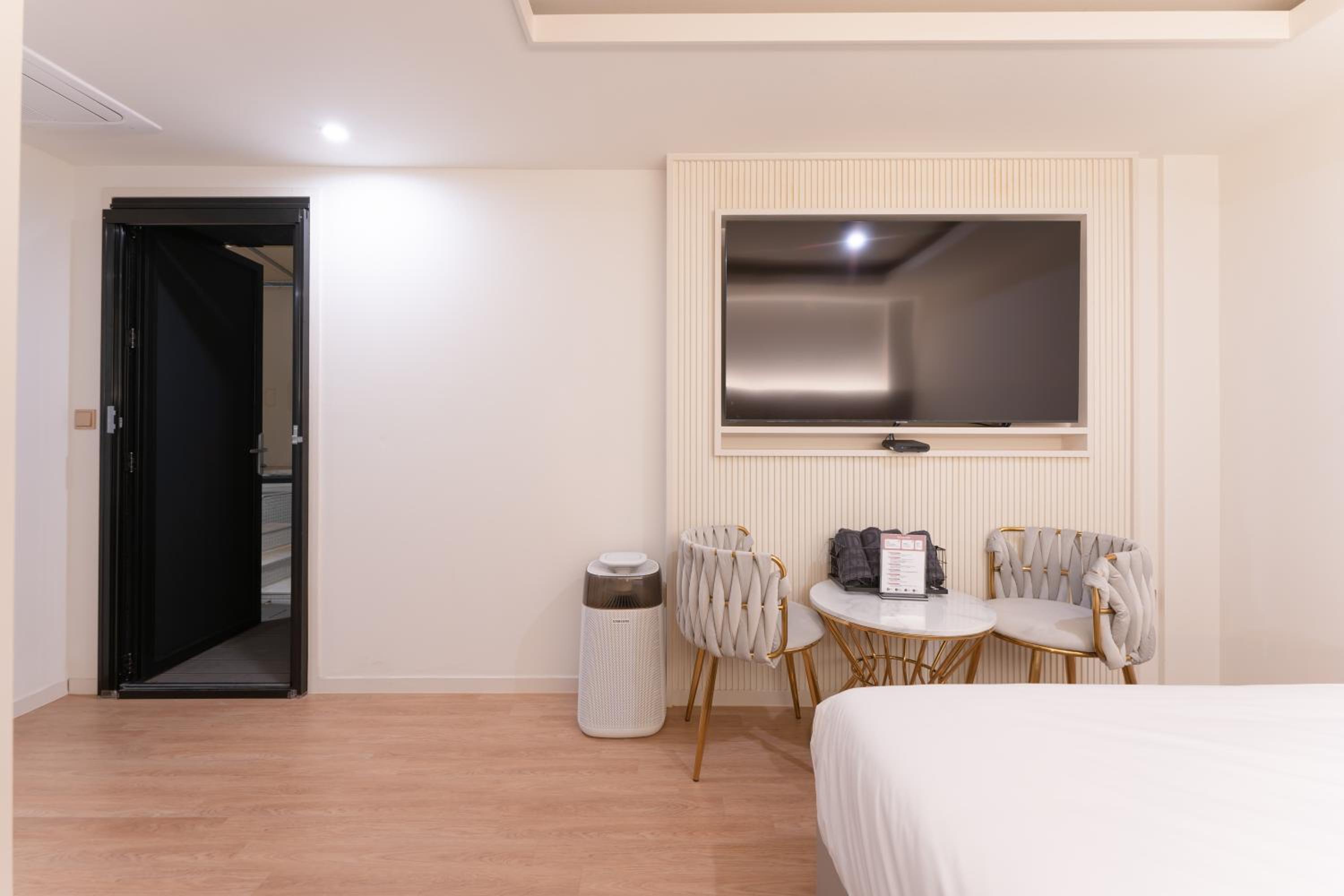 Suite with Terrace - Photo 11