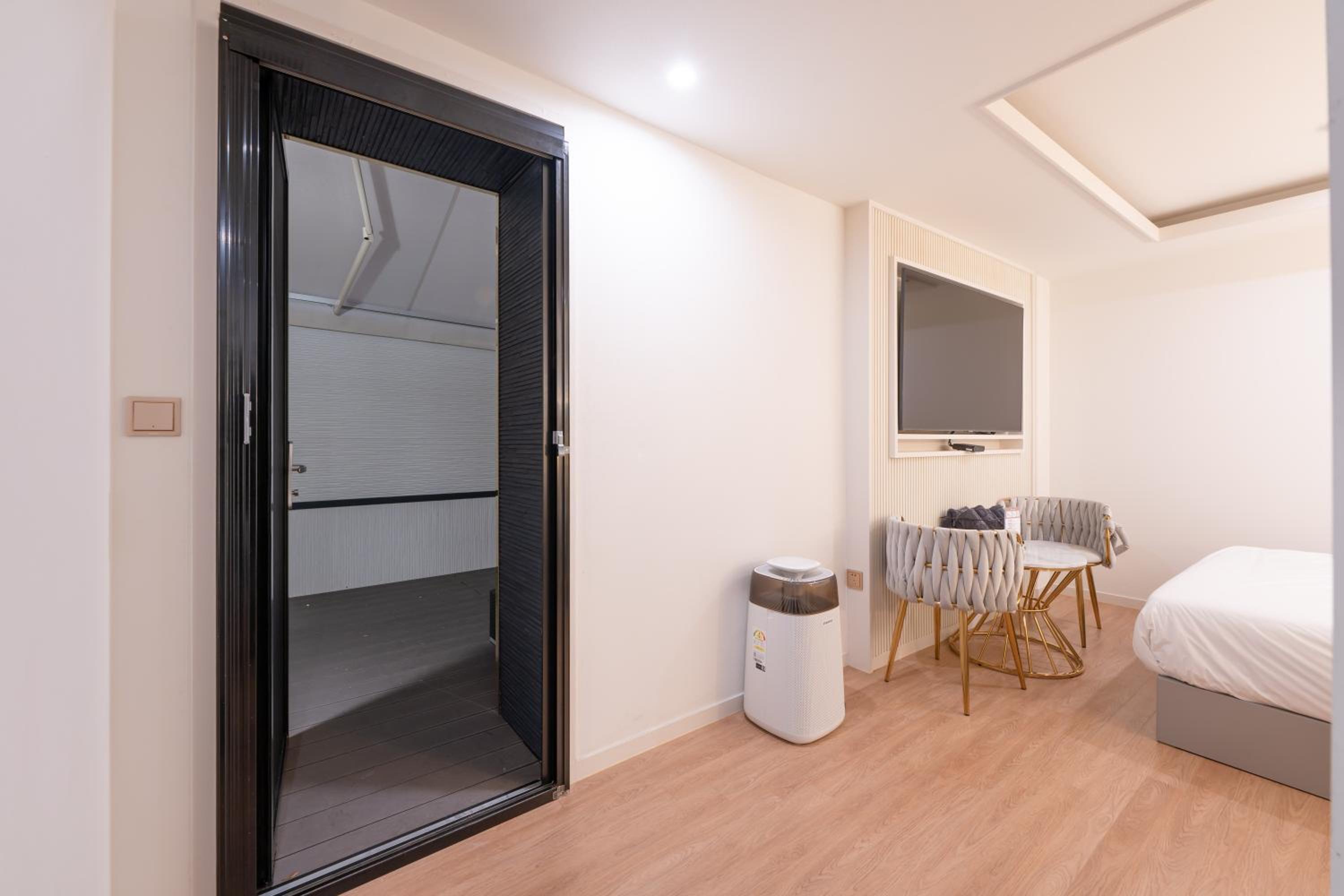 Suite with Terrace - Photo 6