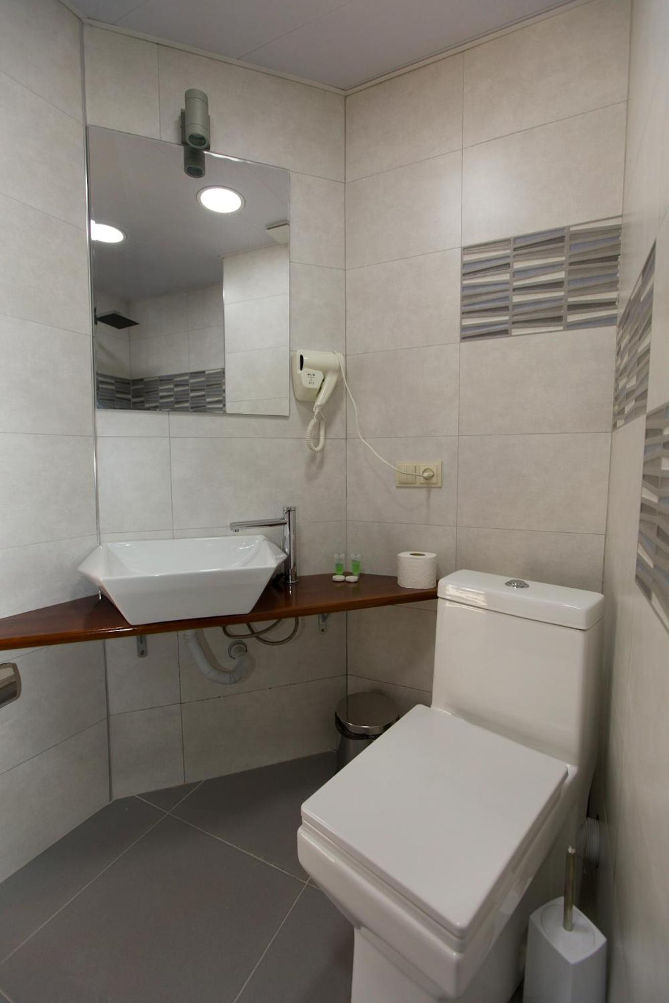 Deluxe Double Room with Balcony photo 2