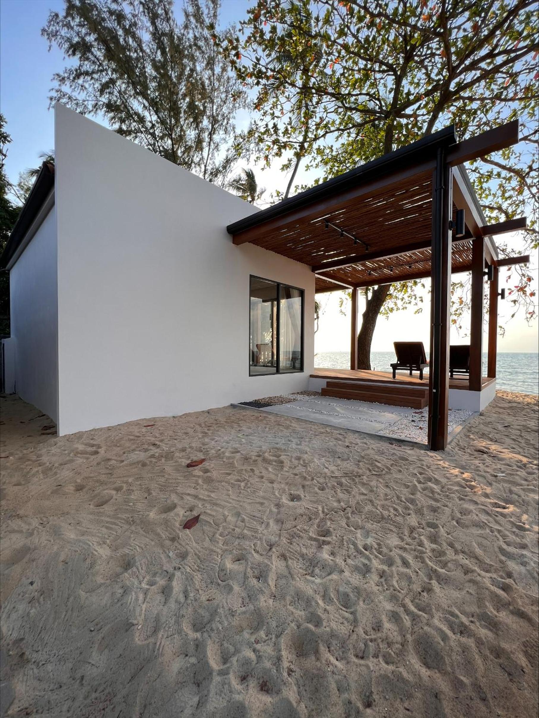 Villa - Beach Front - Photo 7
