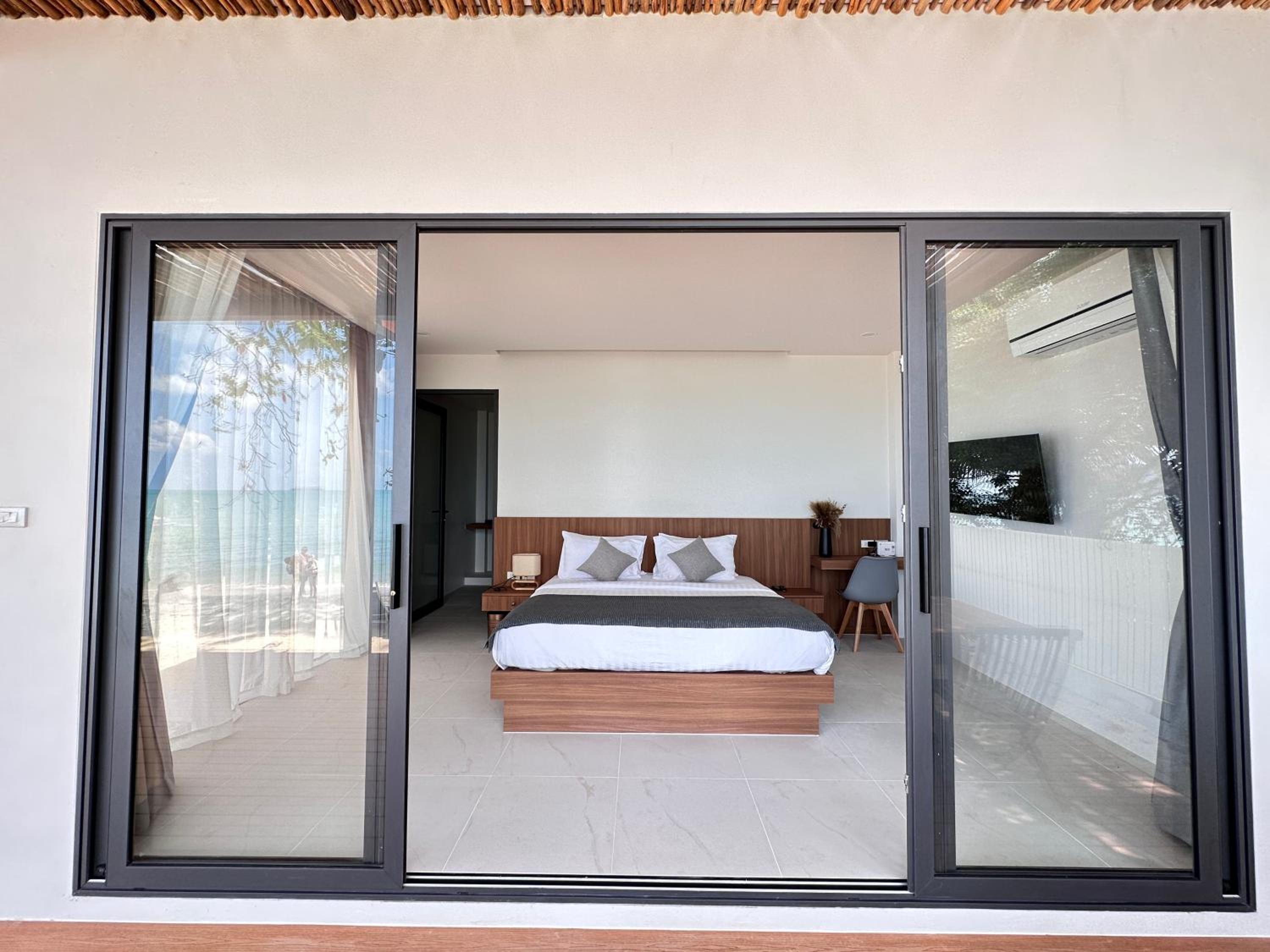 Villa - Beach Front - Photo 6