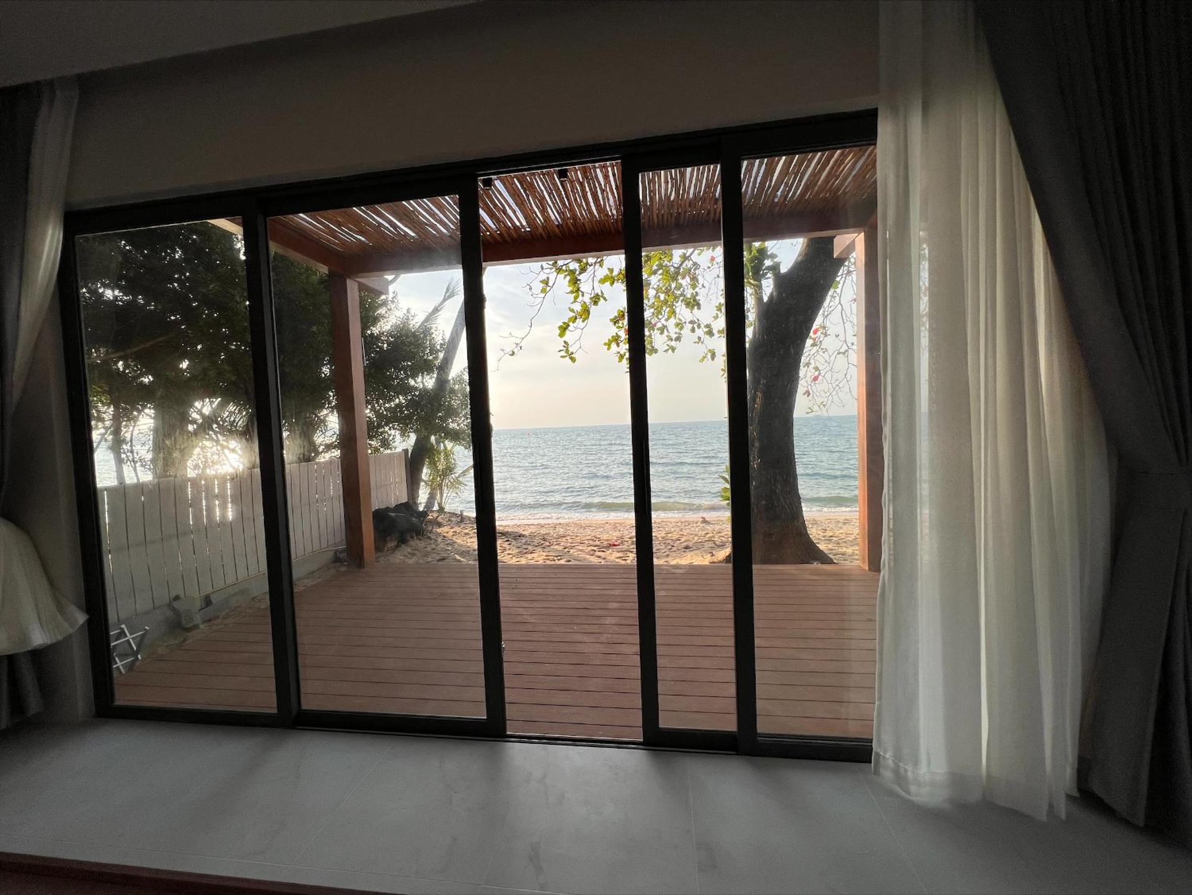 Villa - Beach Front - Photo 5