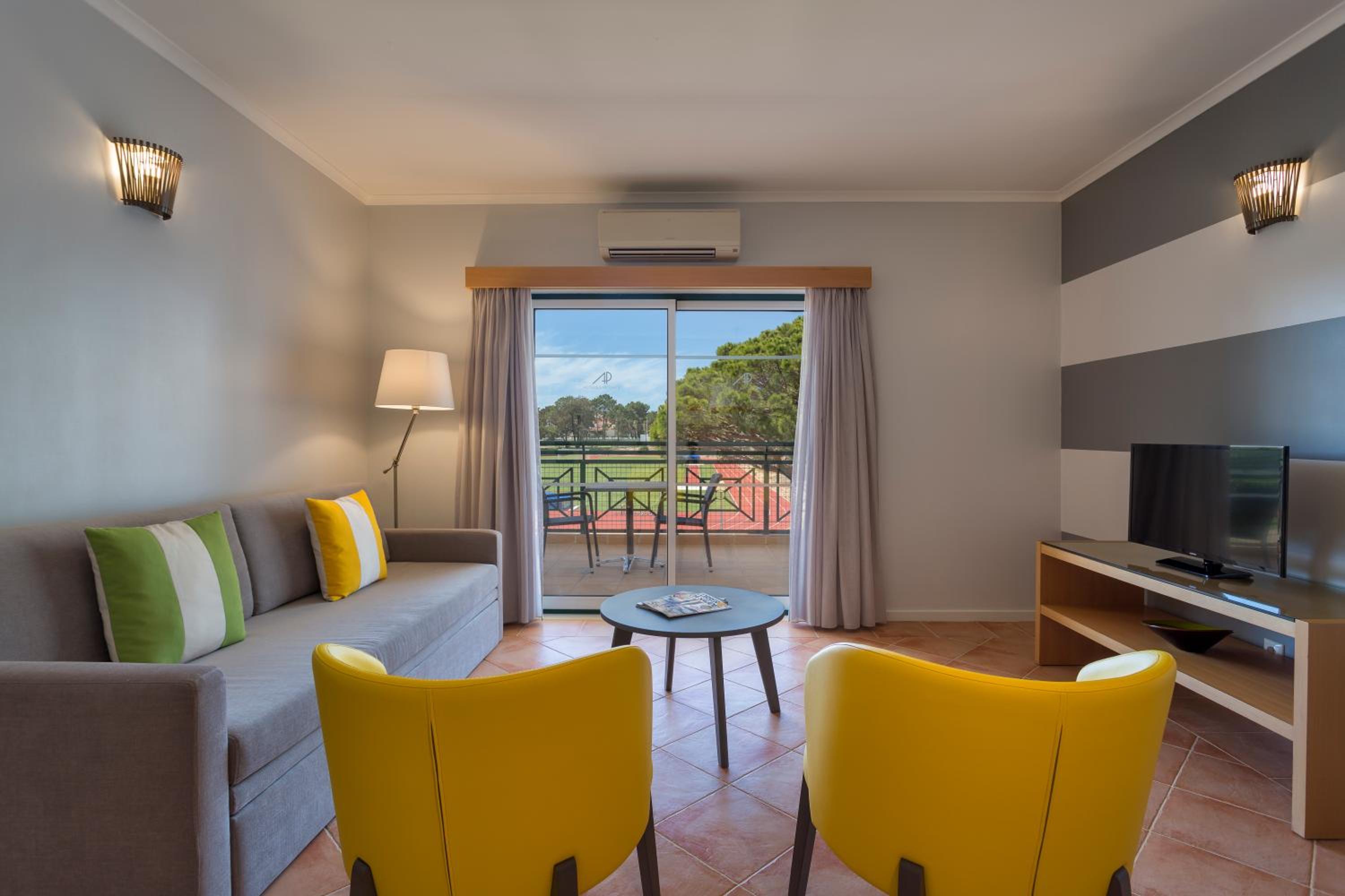 Apartment with Pool View  - Photo 4