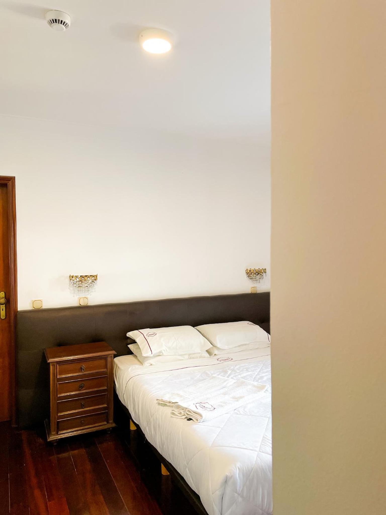 Double Room with Balcony - Photo 1