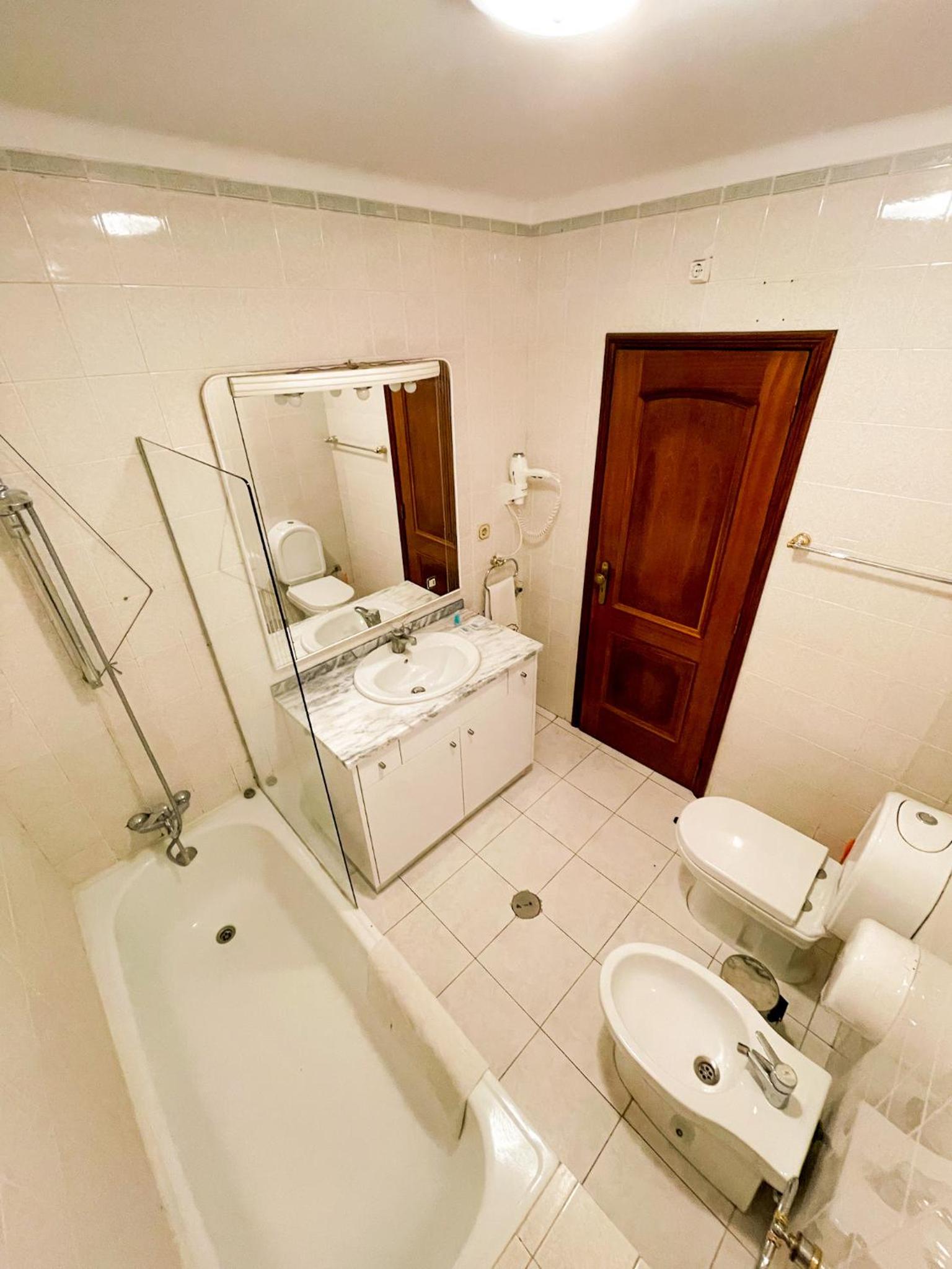 Double Room with Balcony - Photo 5