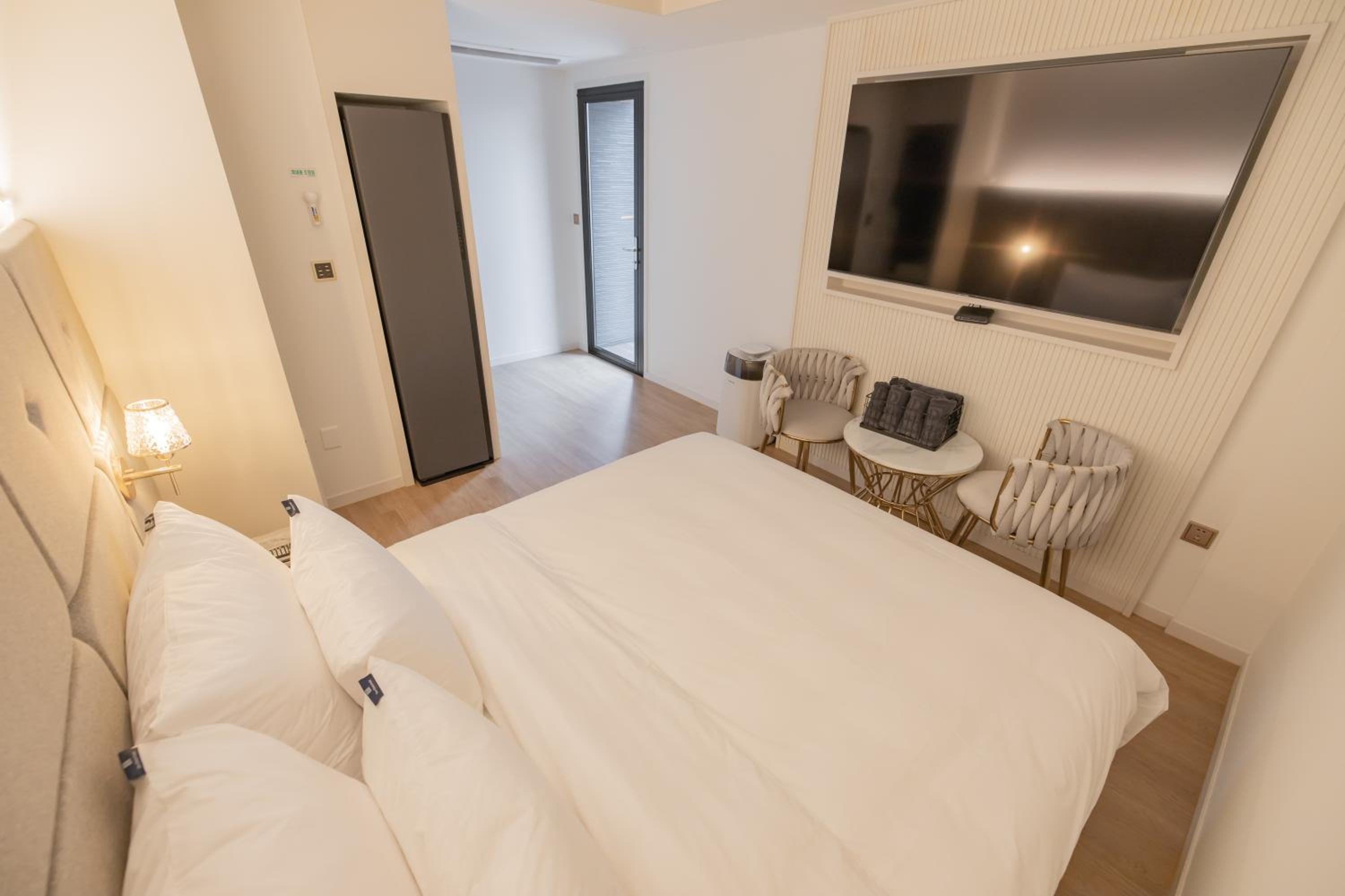 Suite with Terrace - Photo 4