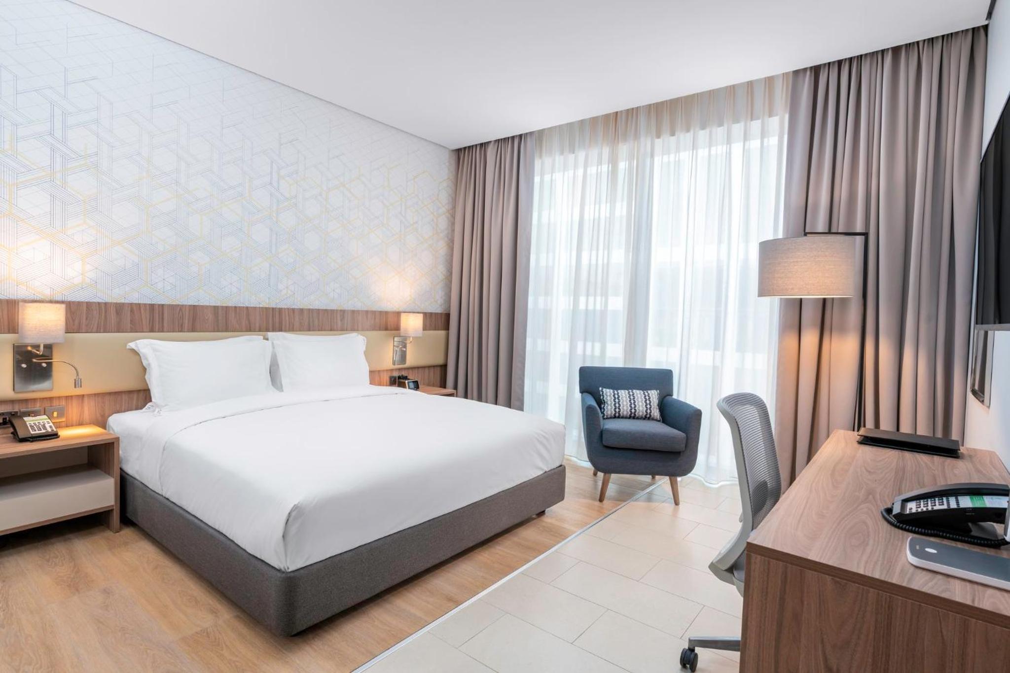 Standard King Room - Accessible - Photo 1