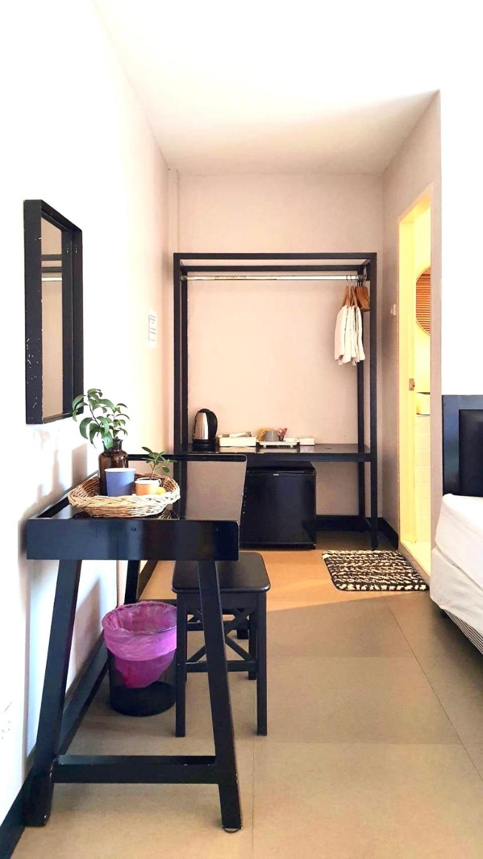 Twin Room with Private Bathroom - Photo 5