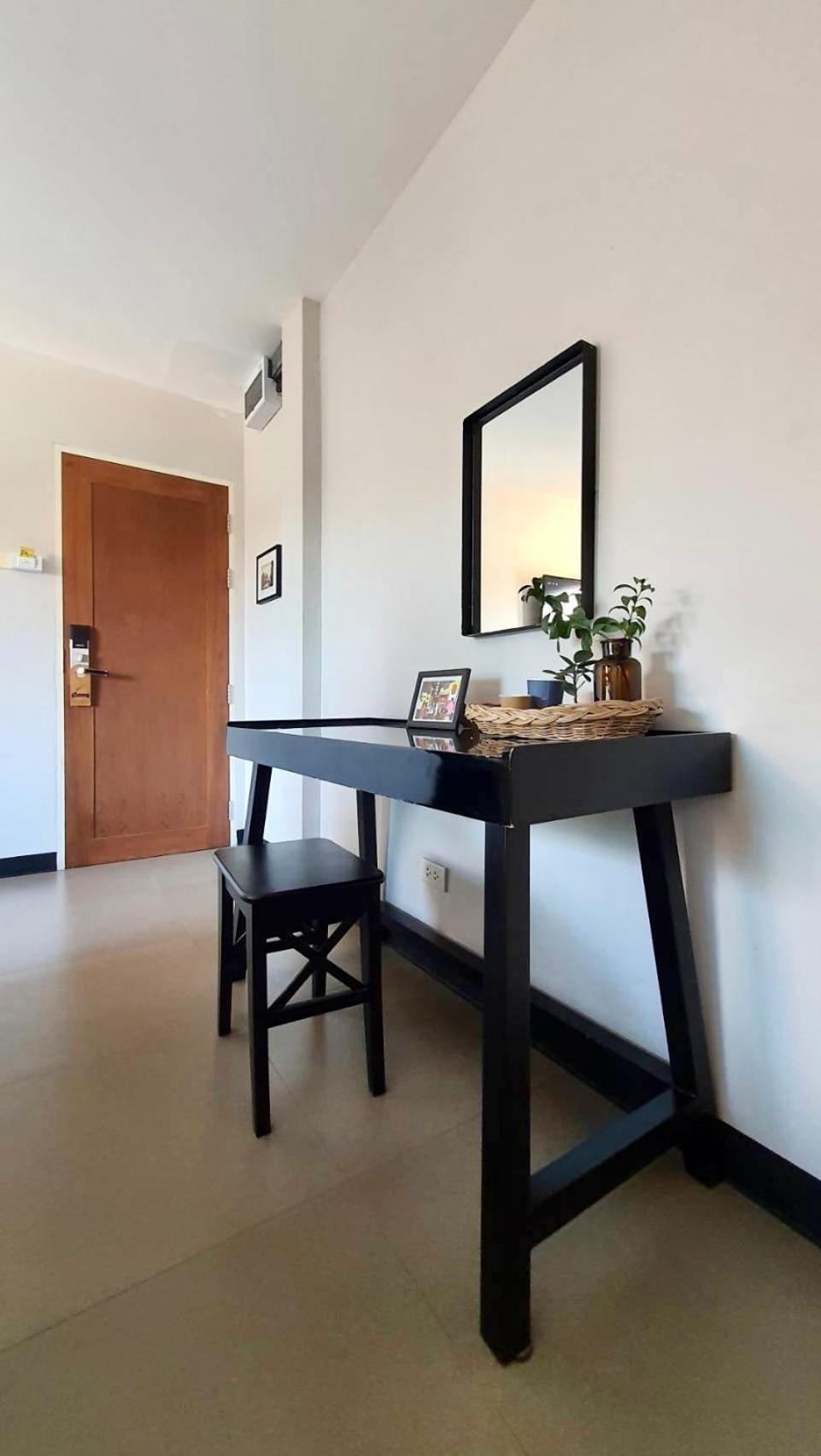 Twin Room with Private Bathroom - Photo 2
