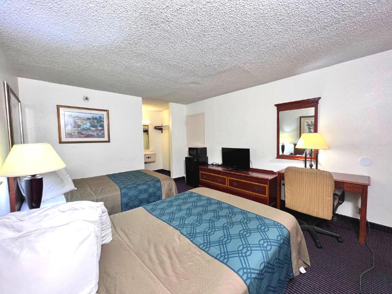 Double Queen Room - Photo 3