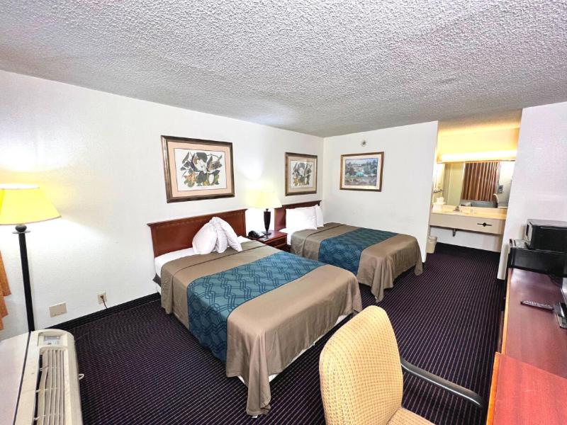 Double Queen Room - Photo 1