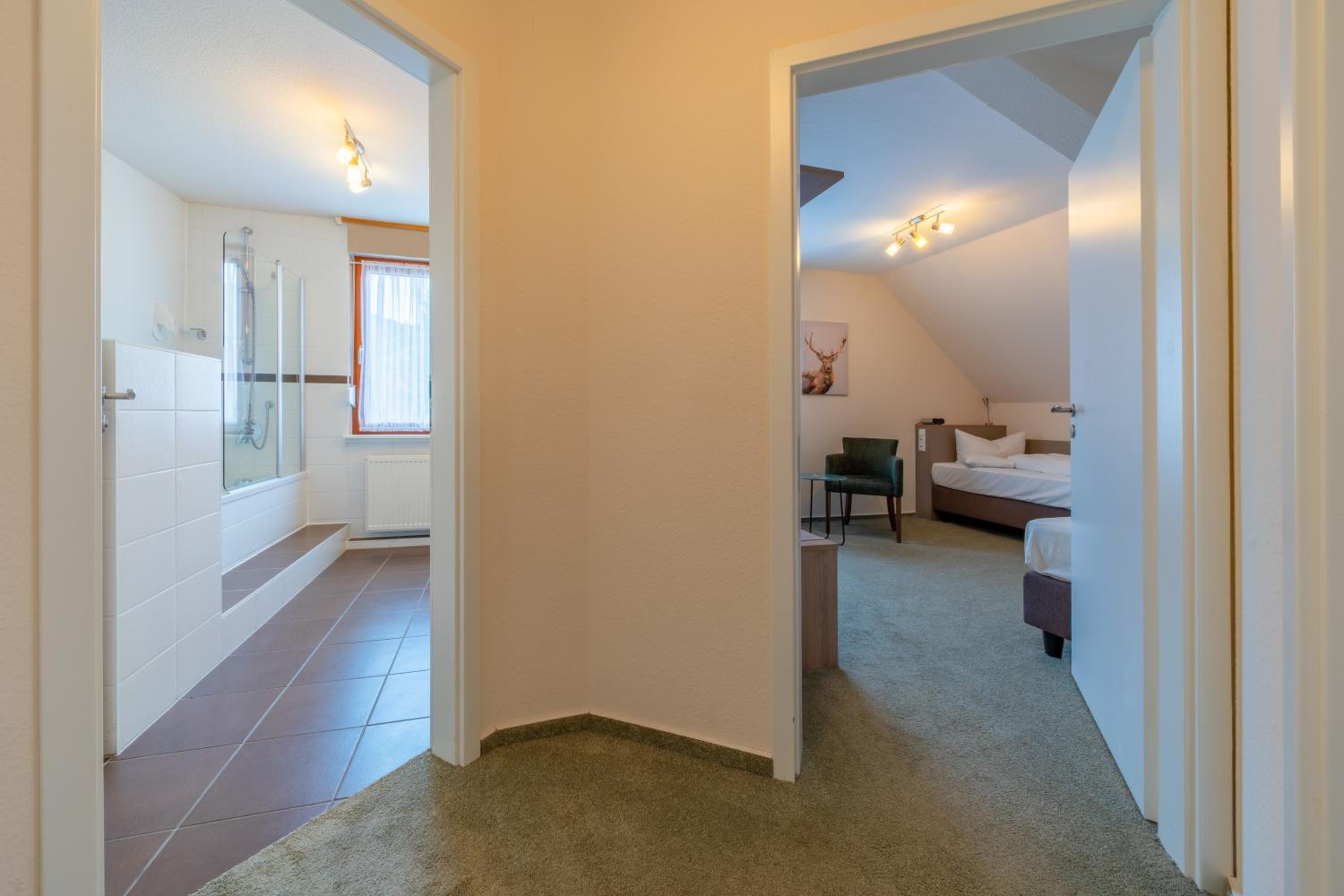 Family Room (4 Adults) - Photo 4