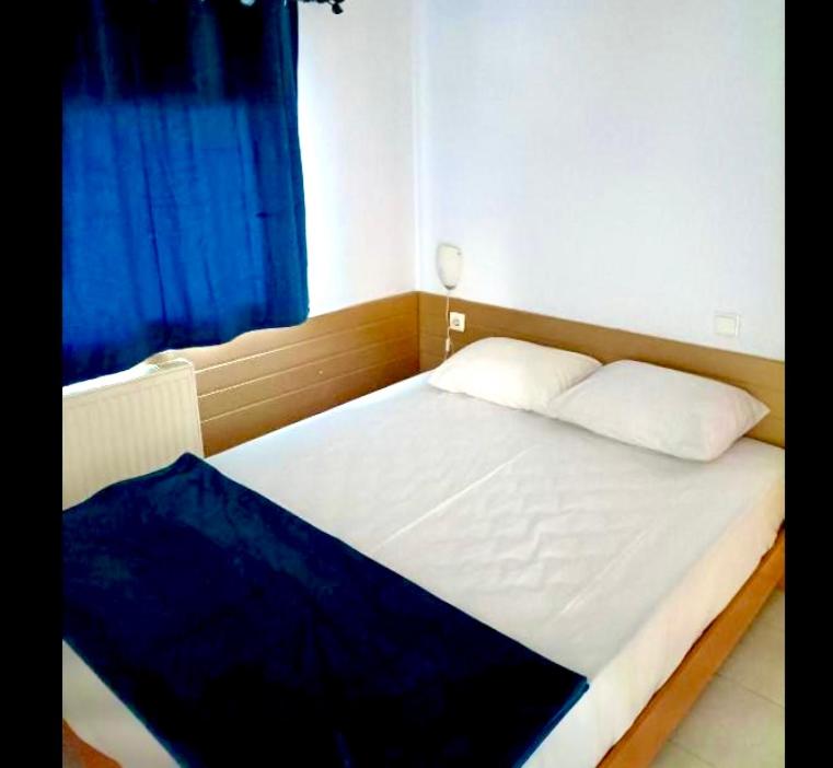Budget Double Room - Photo 2