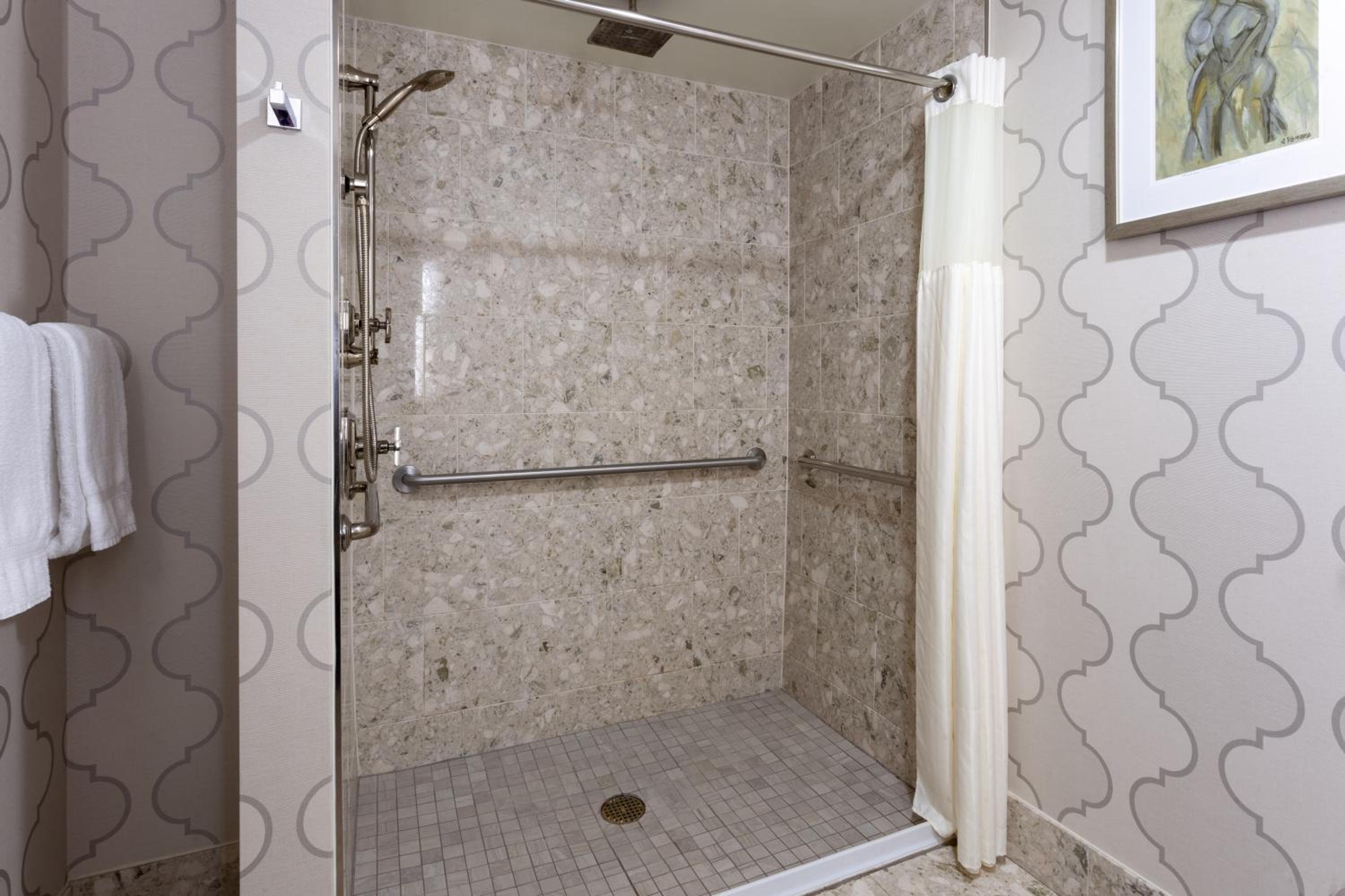 Queen Room with Two Queen Beds, Mobility/Hearing Access and Roll-In Shower