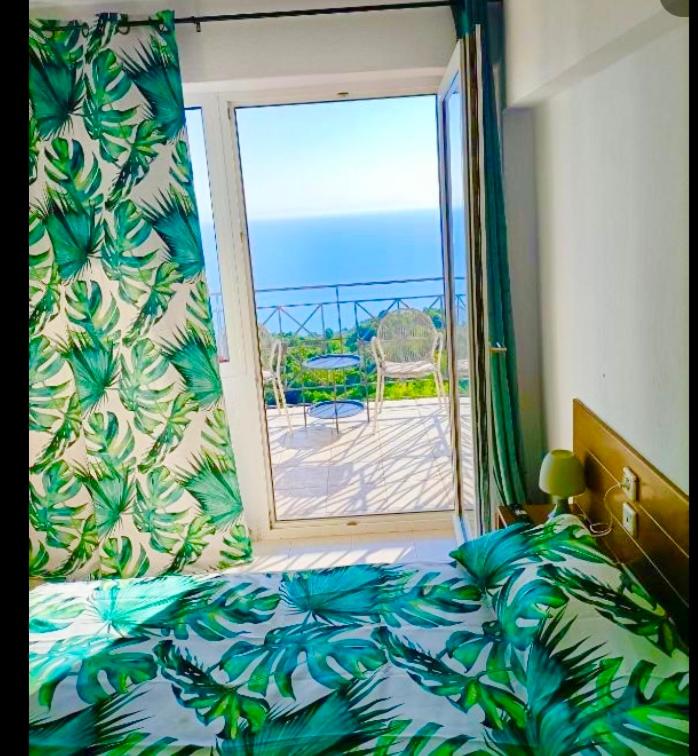 Double Room with Sea View - Photo 12