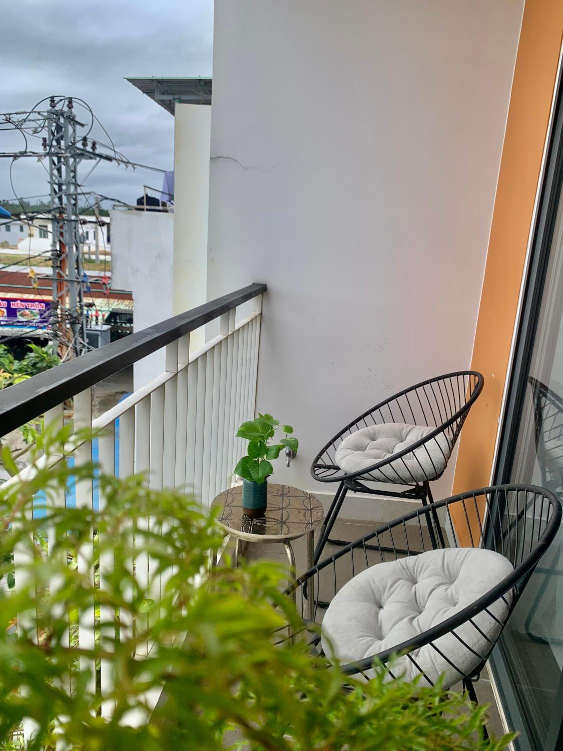 Twin Room with Balcony - Photo 12