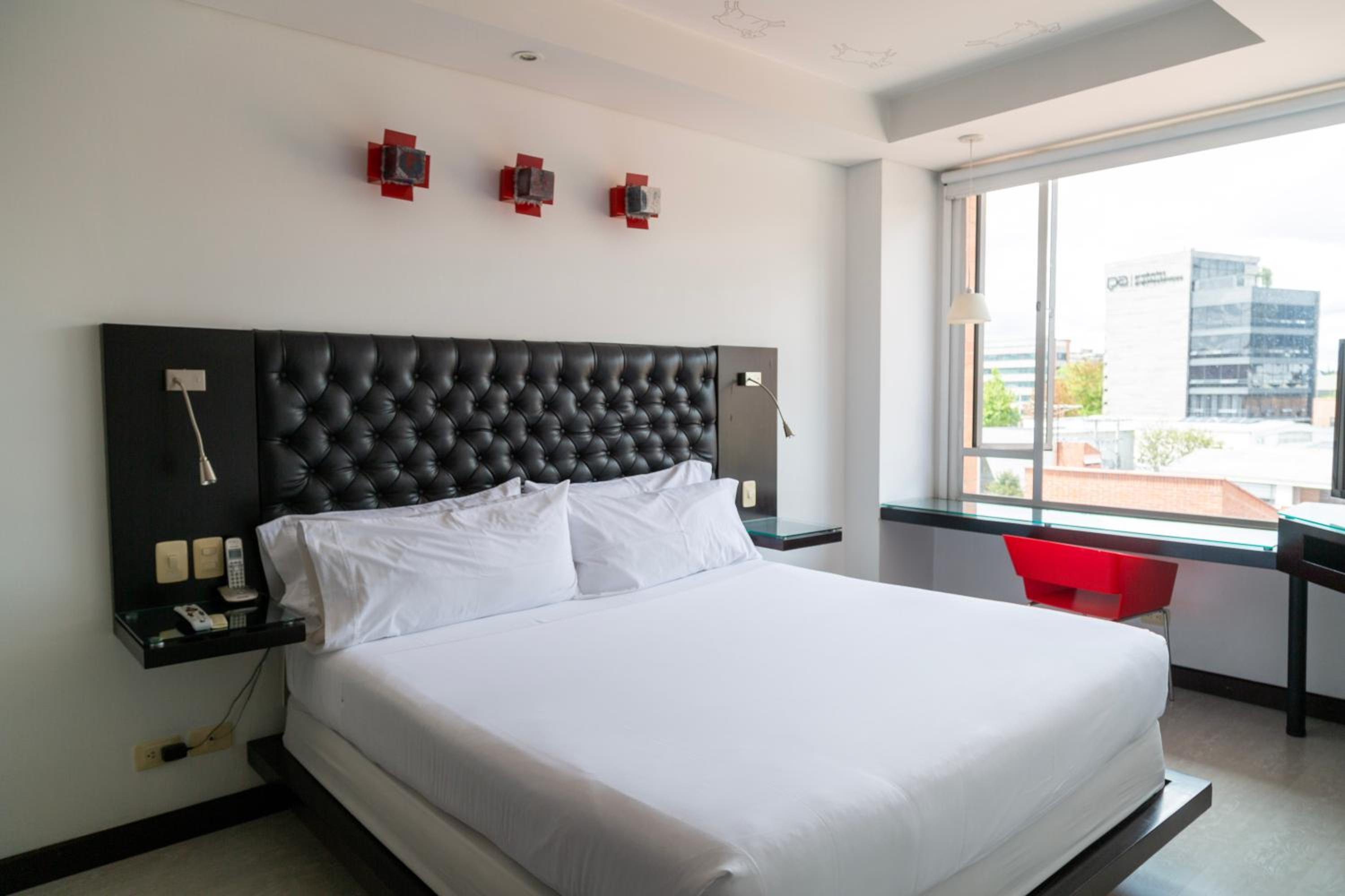 Business Suite - Photo 1