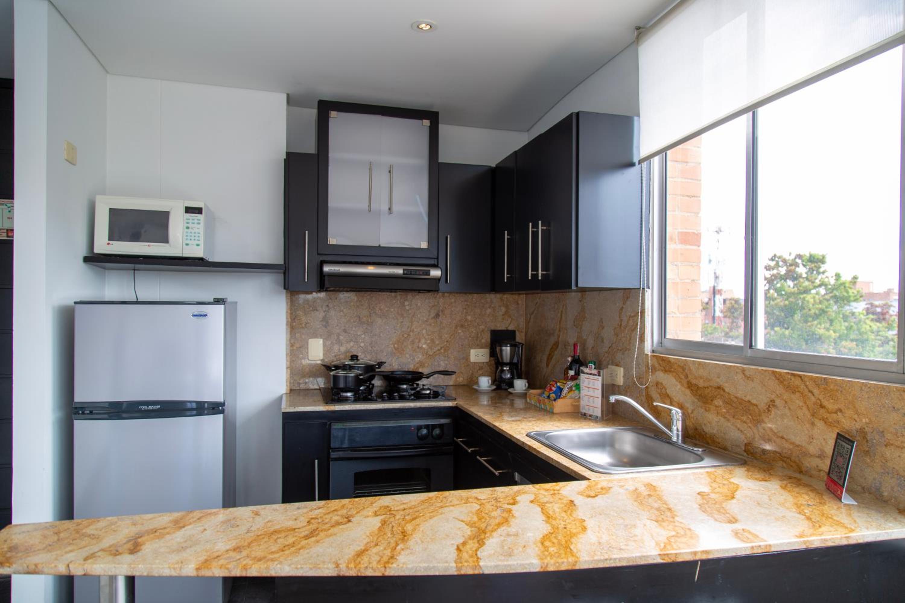 Deluxe Suite - Photo 25