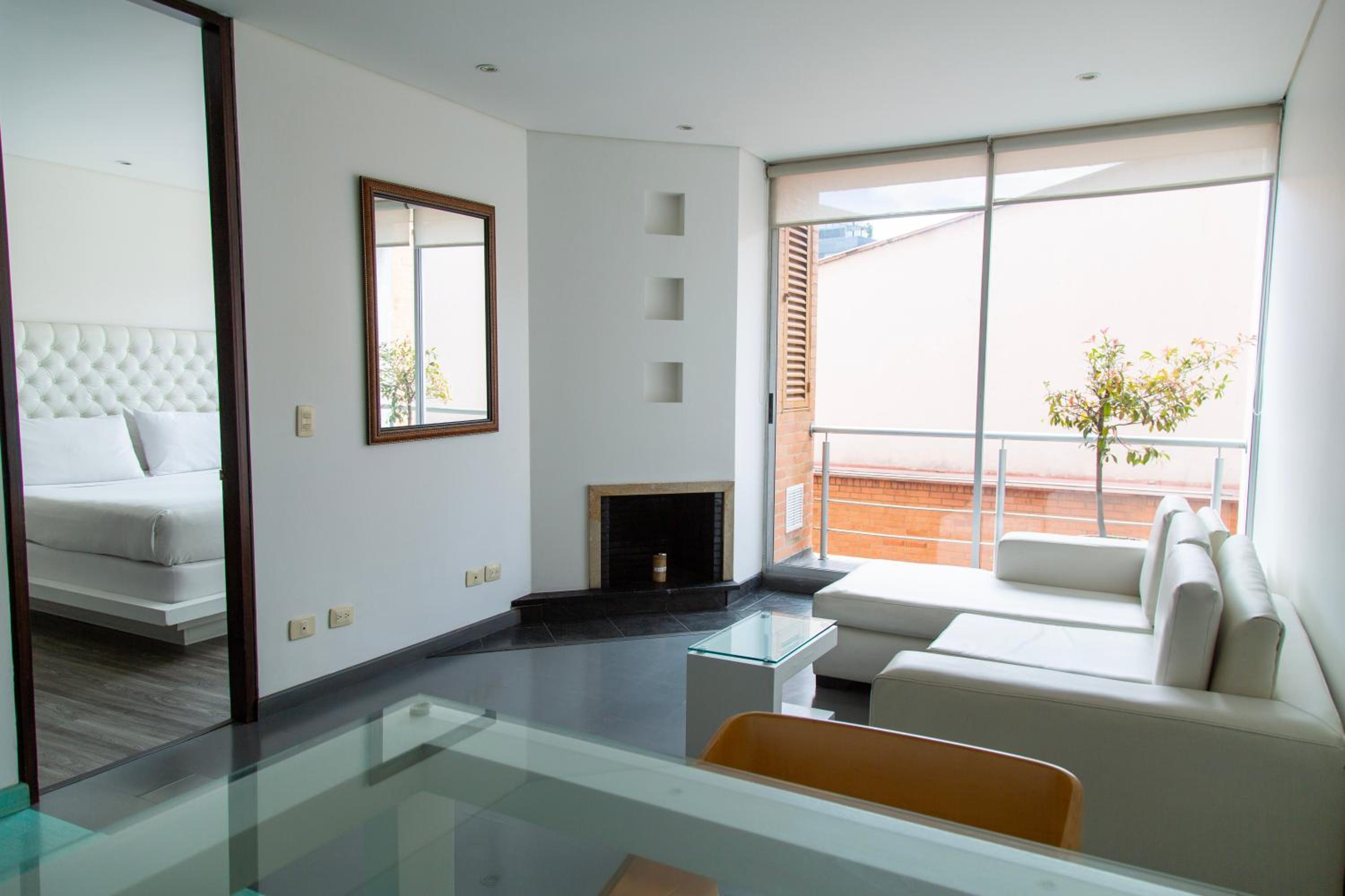 Business Suite - Photo 4