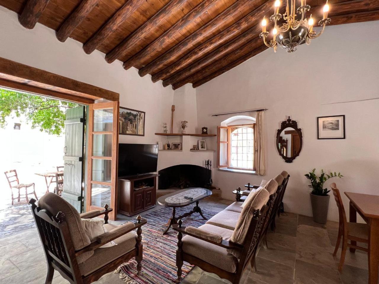 Two-Bedroom House photo 2