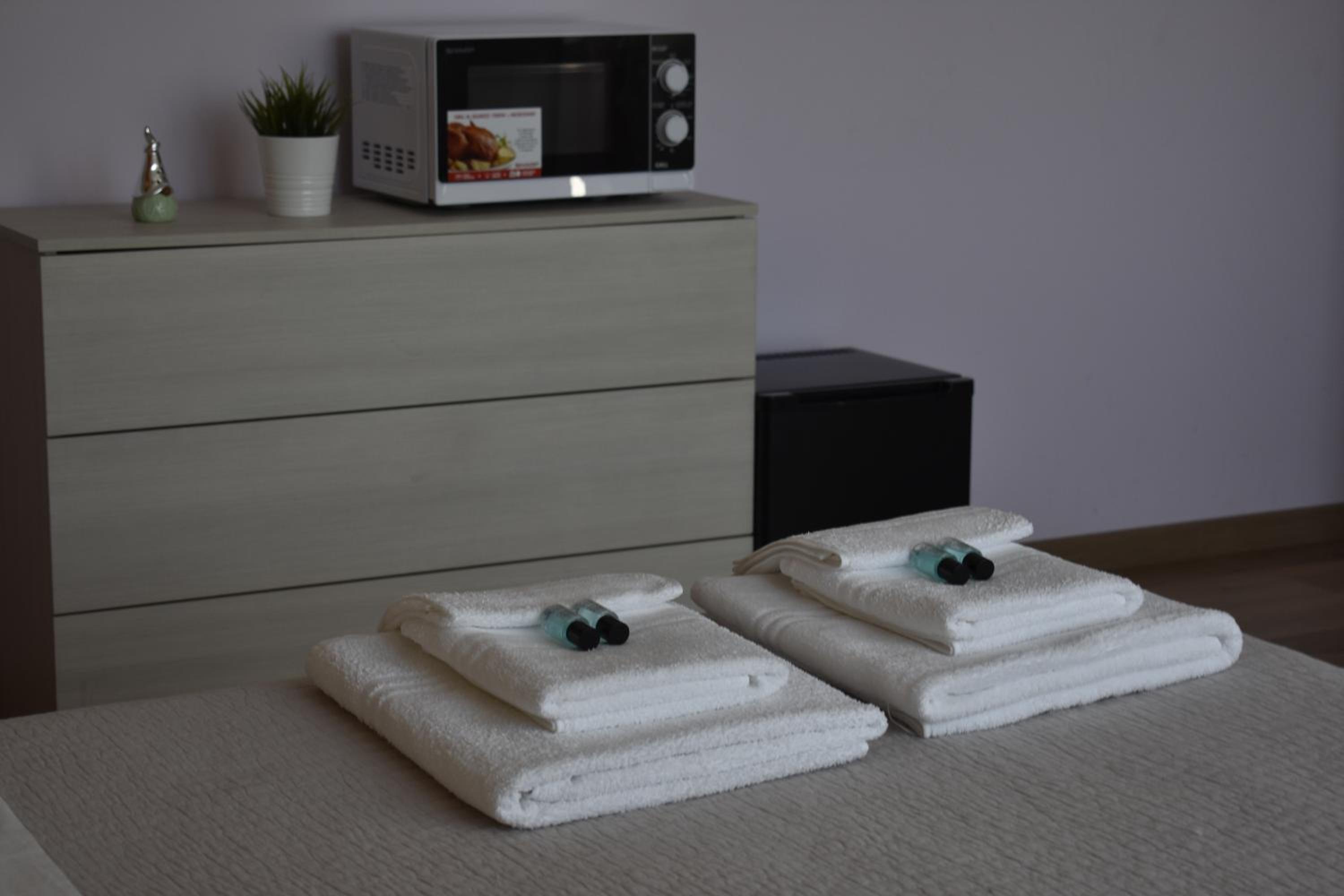 Double Room with Private Bathroom - Photo 3
