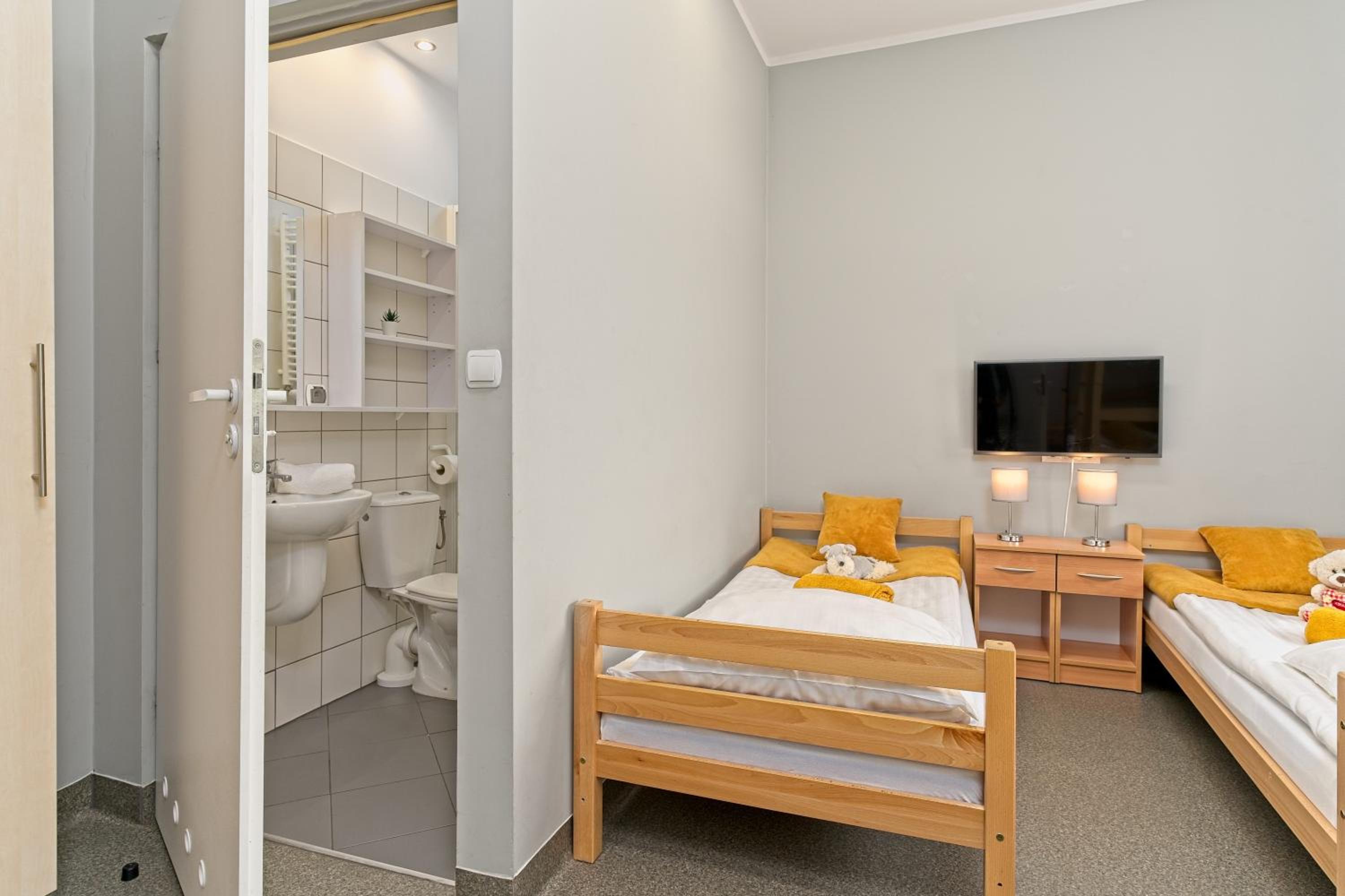 Quadruple Room with Mountain View - Photo 6