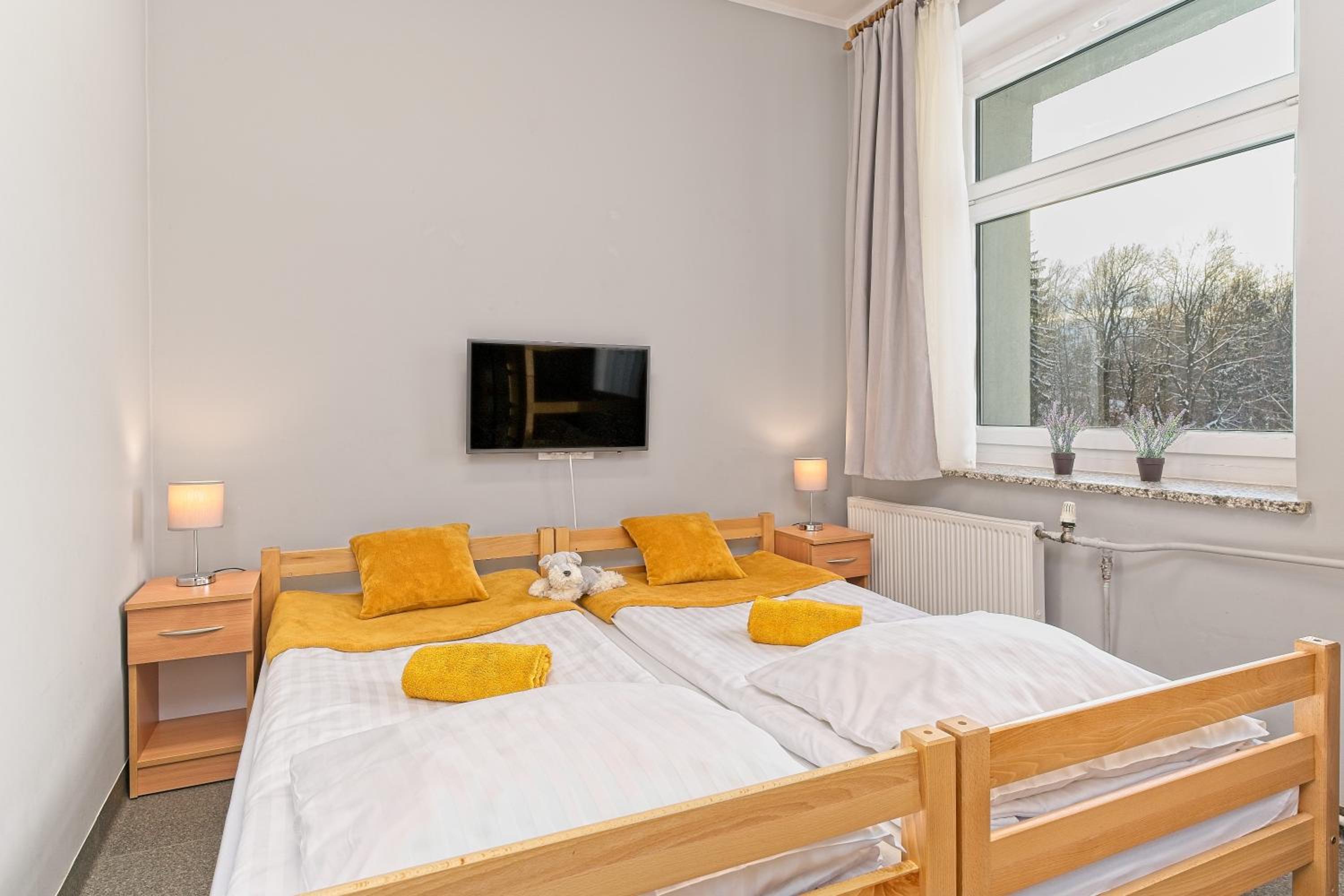 Quadruple Room with Mountain View - Photo 4