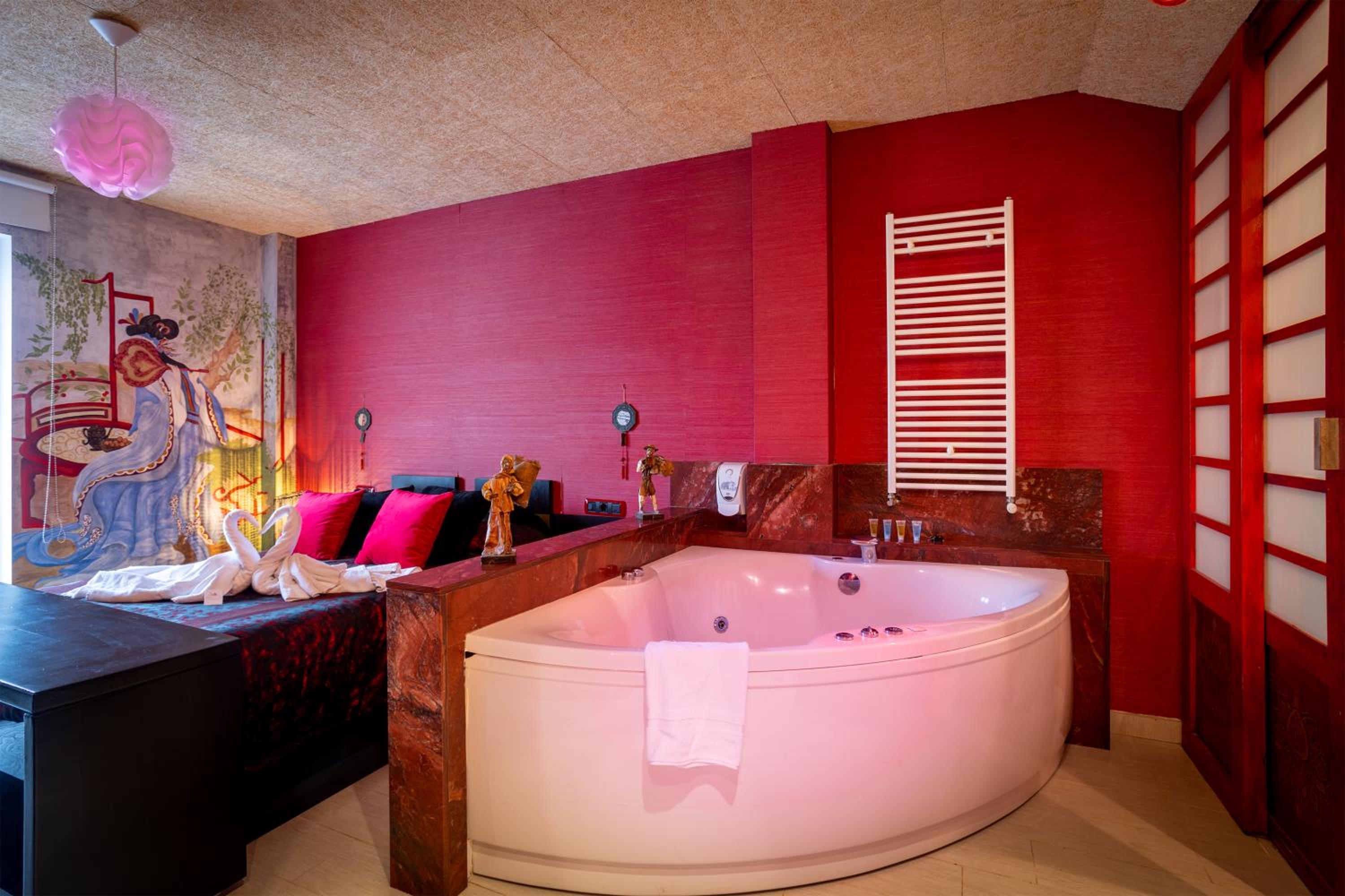 Superior Double Room with Jacuzzi photo 2