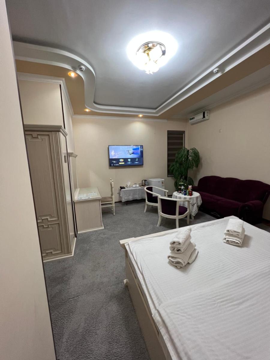 Deluxe Double Room (2 Adults + 1 Child)