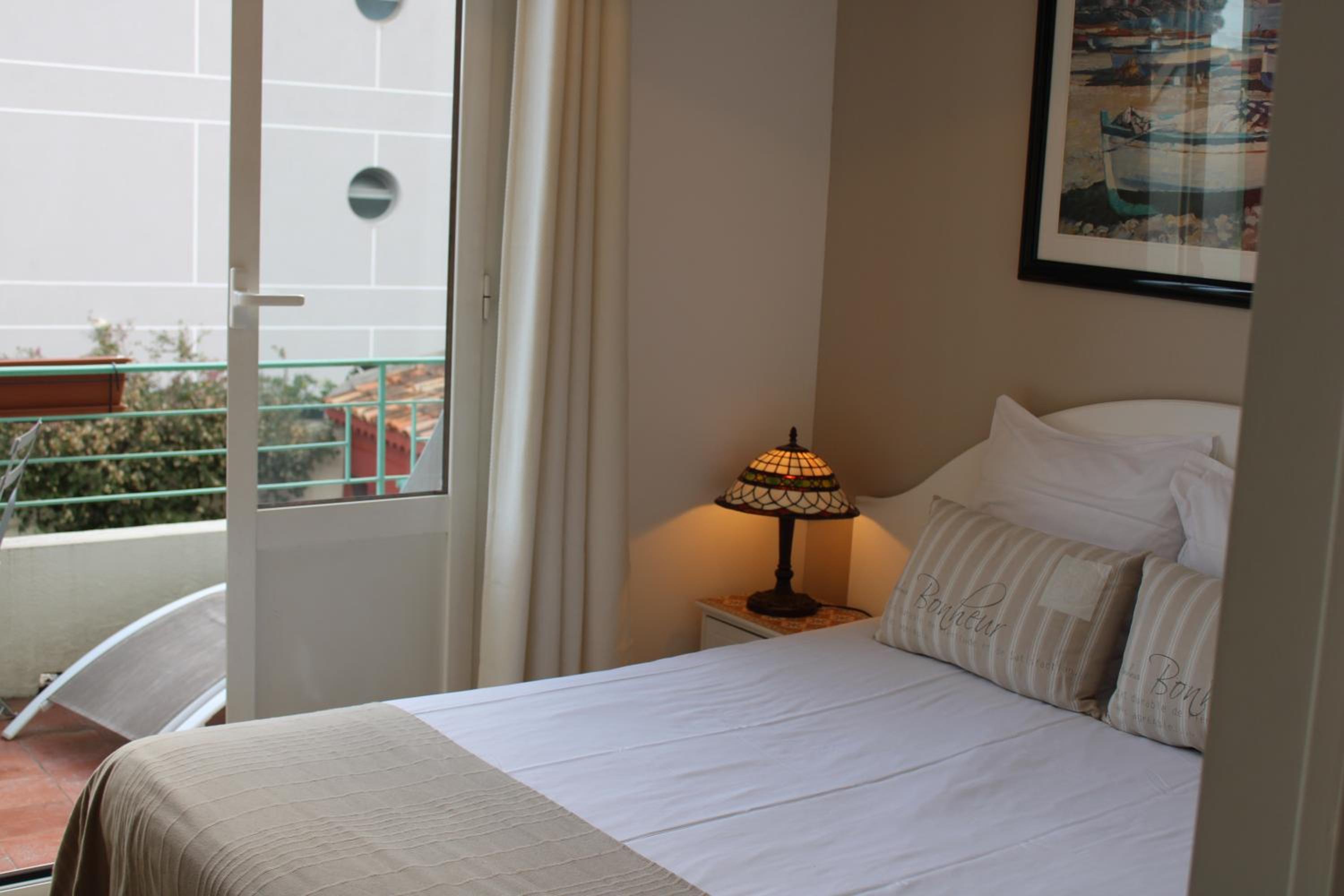 Double Room with Partial Sea View