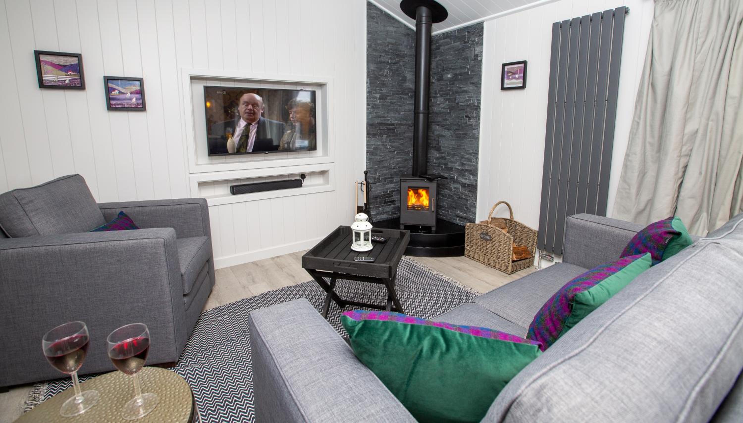 Retreat Lodge 1 Bedroom Hot Tub (no pets)